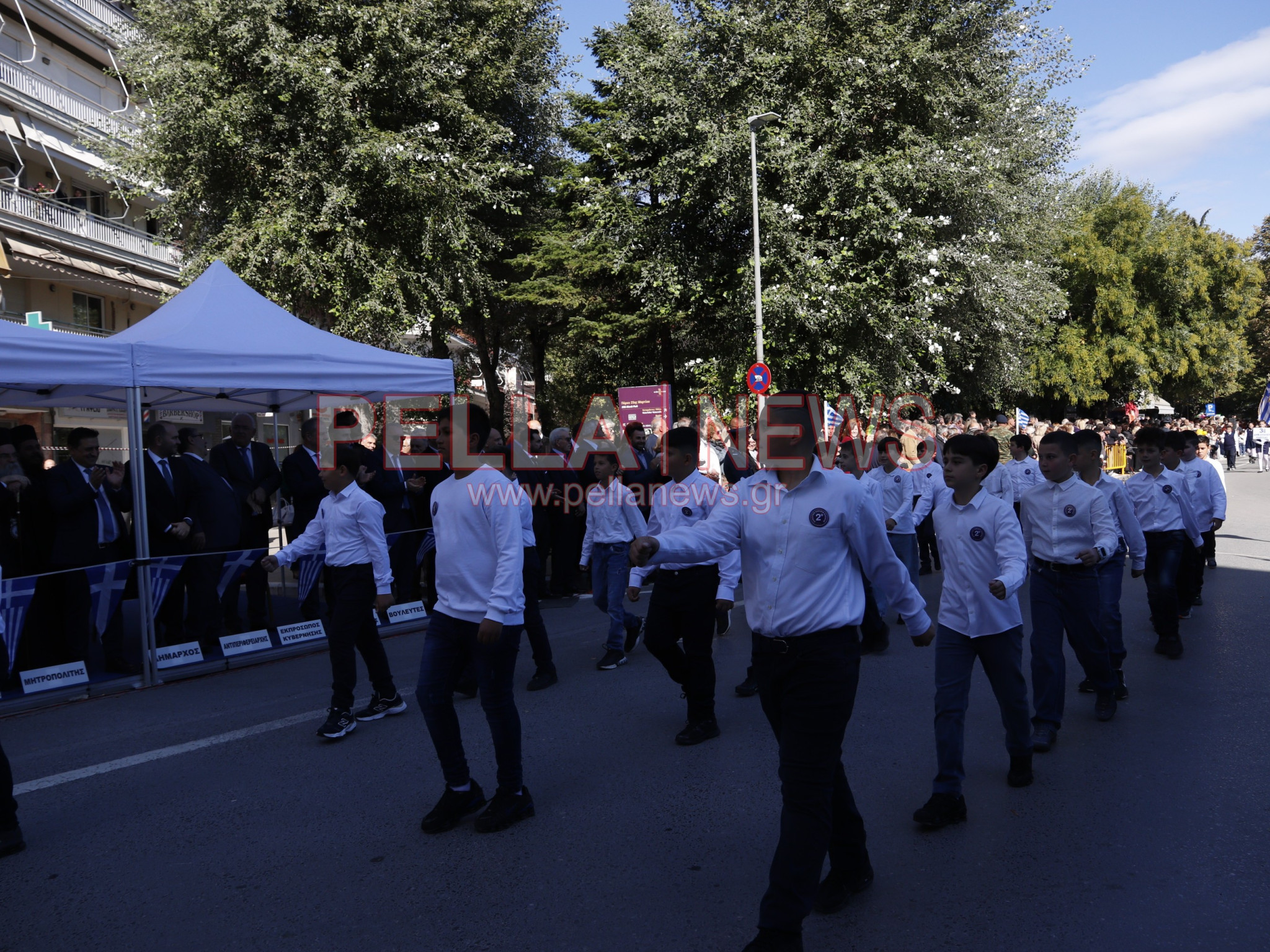 Με κάθε επισημότητα γιορτάστηκε η απελευθέρωση της Έδεσσας. Φωτογραφίες από τα σχολεία