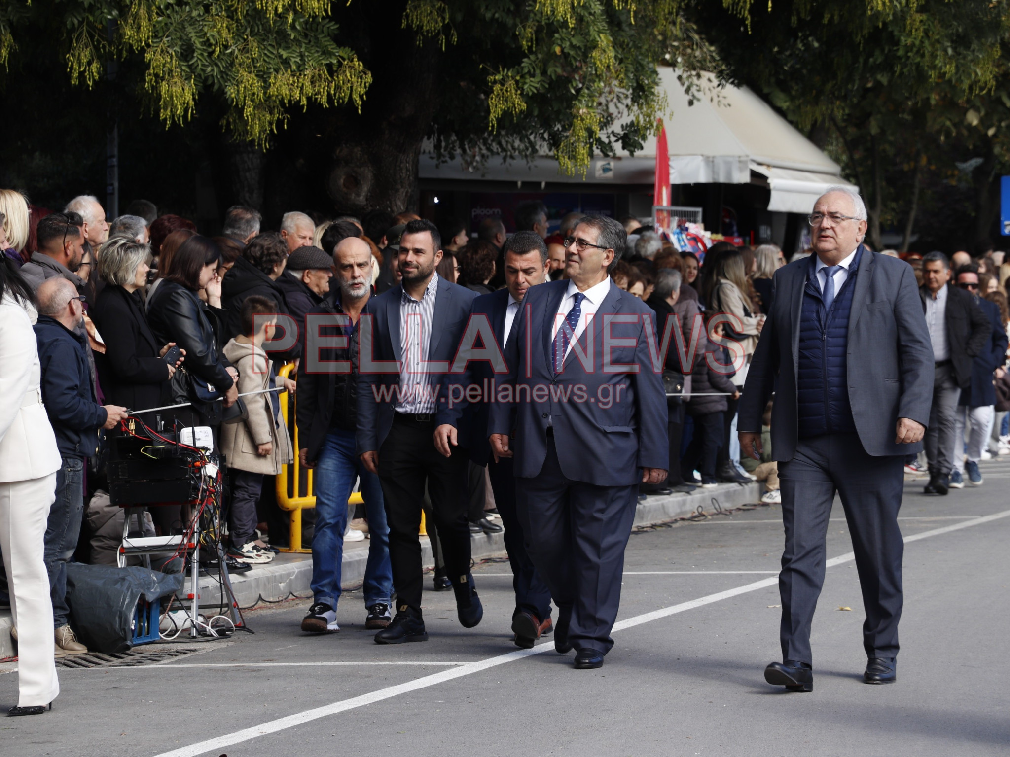 Με παραδοσιακές φορεσιές και στρατιωτική παρουσία η παρέλαση για την απελευθέρωση της Έδεσσας
