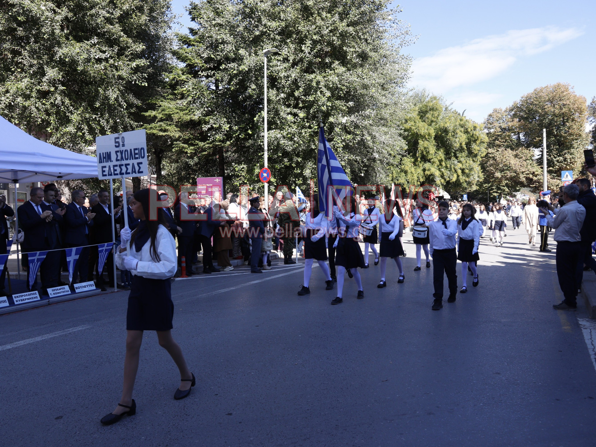 Με κάθε επισημότητα γιορτάστηκε η απελευθέρωση της Έδεσσας. Φωτογραφίες από τα σχολεία