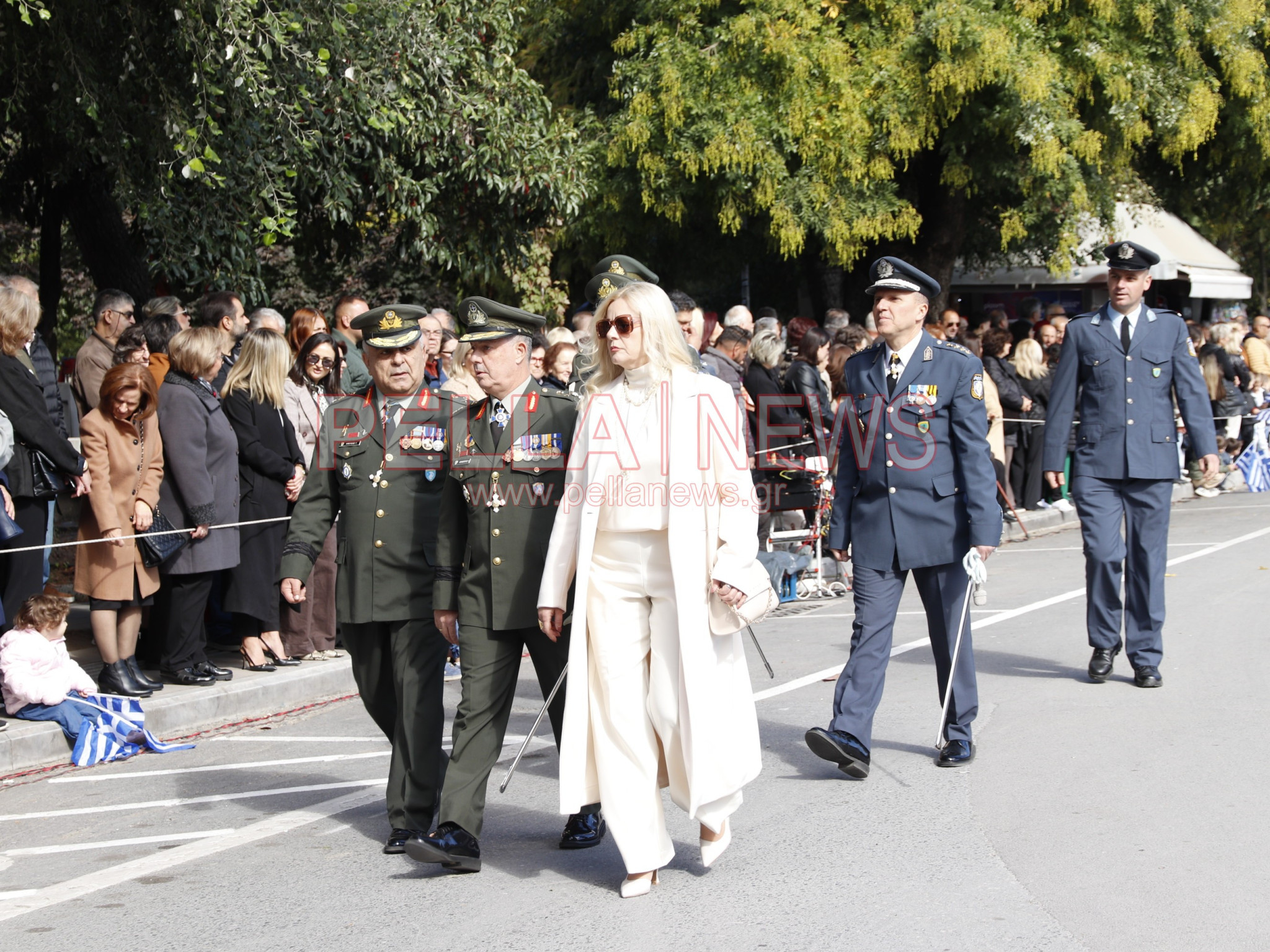 Με παραδοσιακές φορεσιές και στρατιωτική παρουσία η παρέλαση για την απελευθέρωση της Έδεσσας