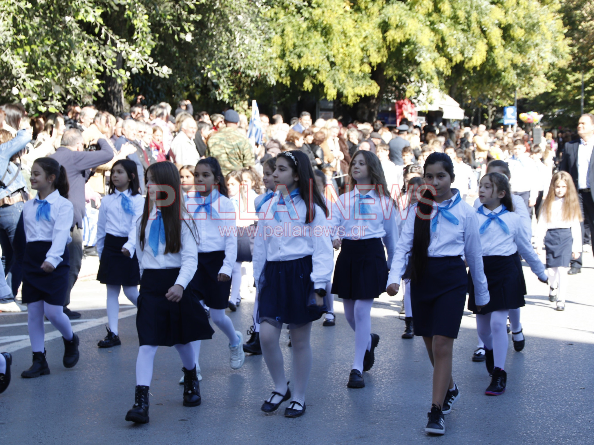 Με κάθε επισημότητα γιορτάστηκε η απελευθέρωση της Έδεσσας. Φωτογραφίες από τα σχολεία