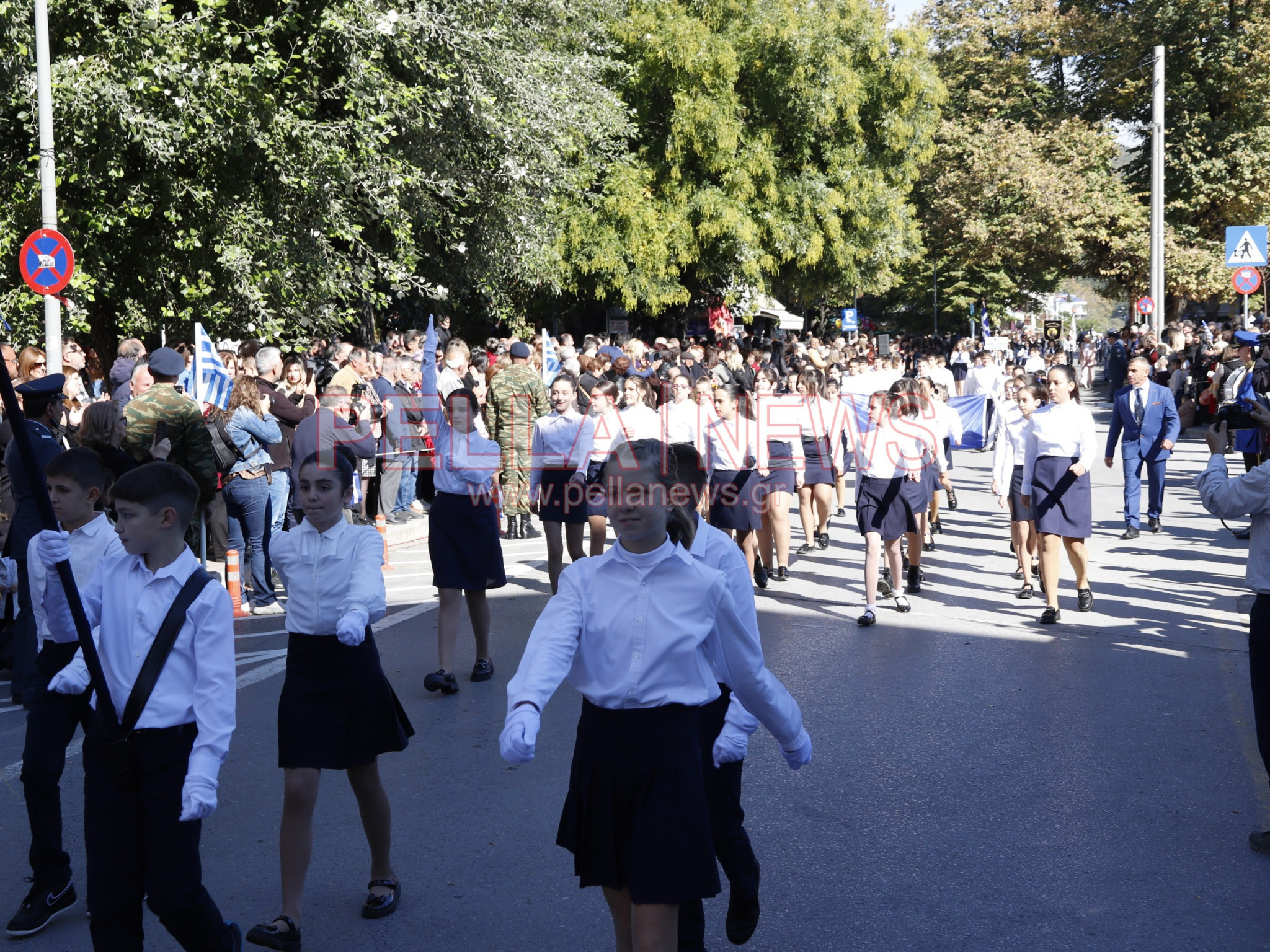 Με κάθε επισημότητα γιορτάστηκε η απελευθέρωση της Έδεσσας. Φωτογραφίες από τα σχολεία
