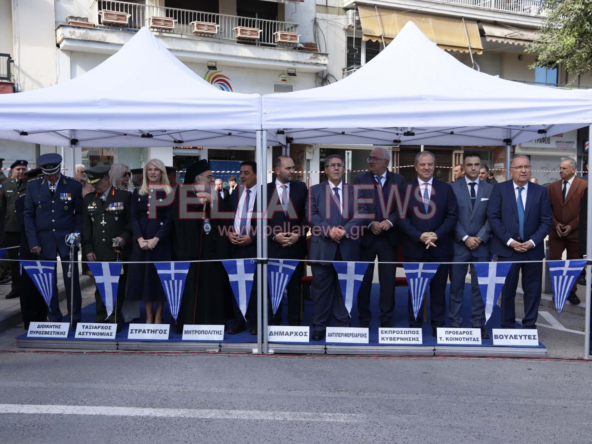 Με παραδοσιακές φορεσιές και στρατιωτική παρουσία η παρέλαση για την απελευθέρωση της Έδεσσας