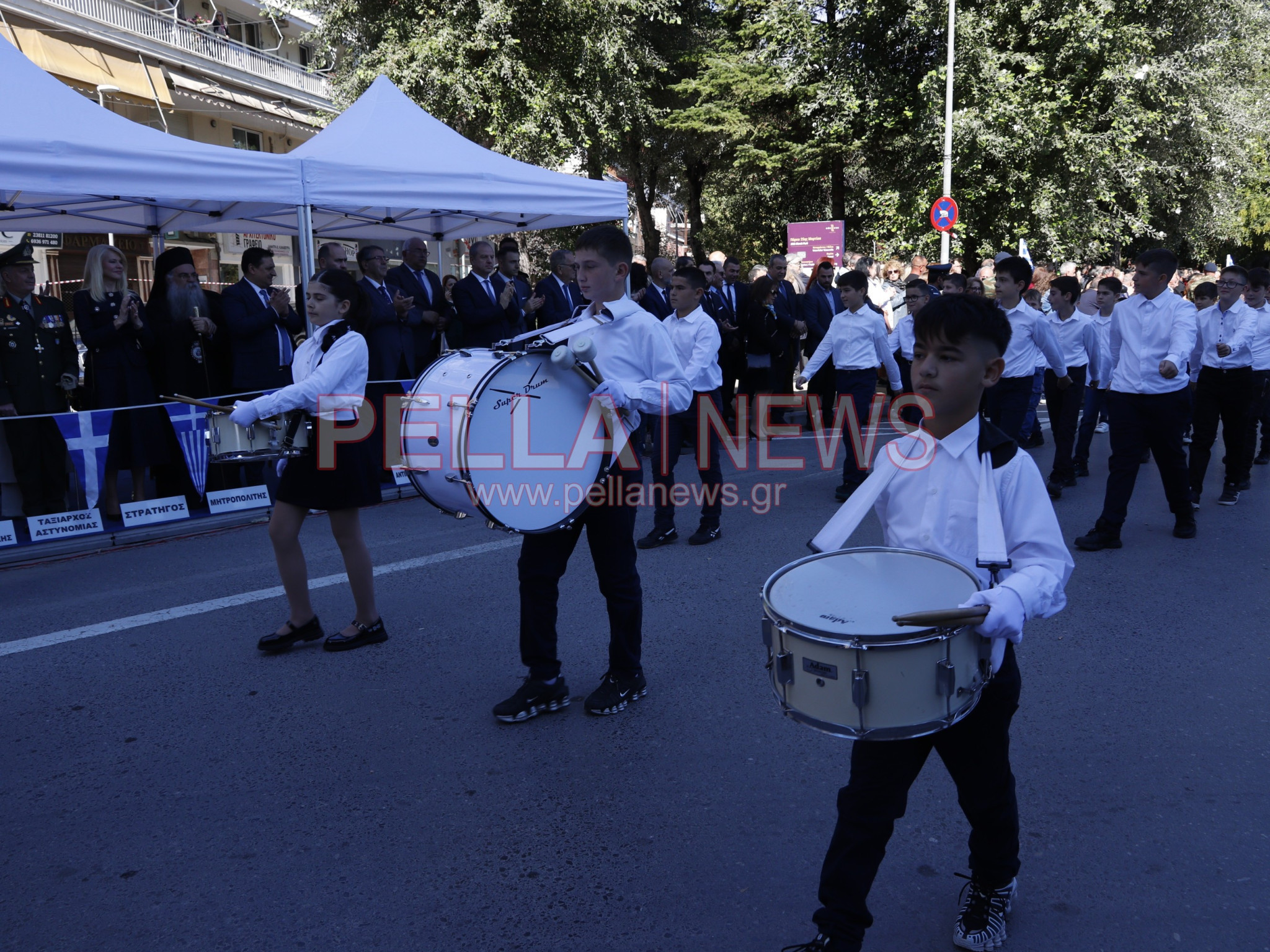 Με κάθε επισημότητα γιορτάστηκε η απελευθέρωση της Έδεσσας. Φωτογραφίες από τα σχολεία