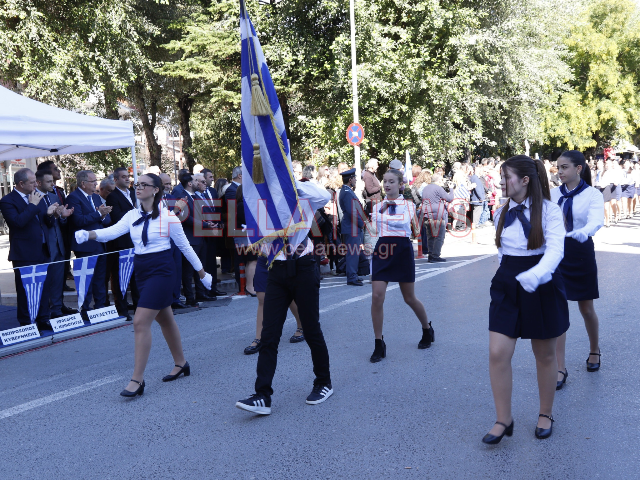 Με κάθε επισημότητα γιορτάστηκε η απελευθέρωση της Έδεσσας. Φωτογραφίες από τα σχολεία