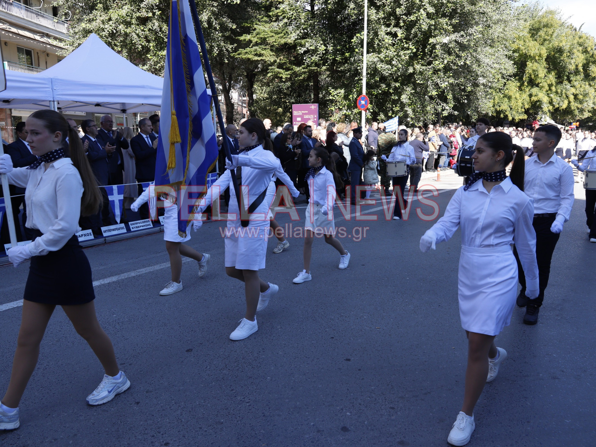 Με κάθε επισημότητα γιορτάστηκε η απελευθέρωση της Έδεσσας. Φωτογραφίες από τα σχολεία