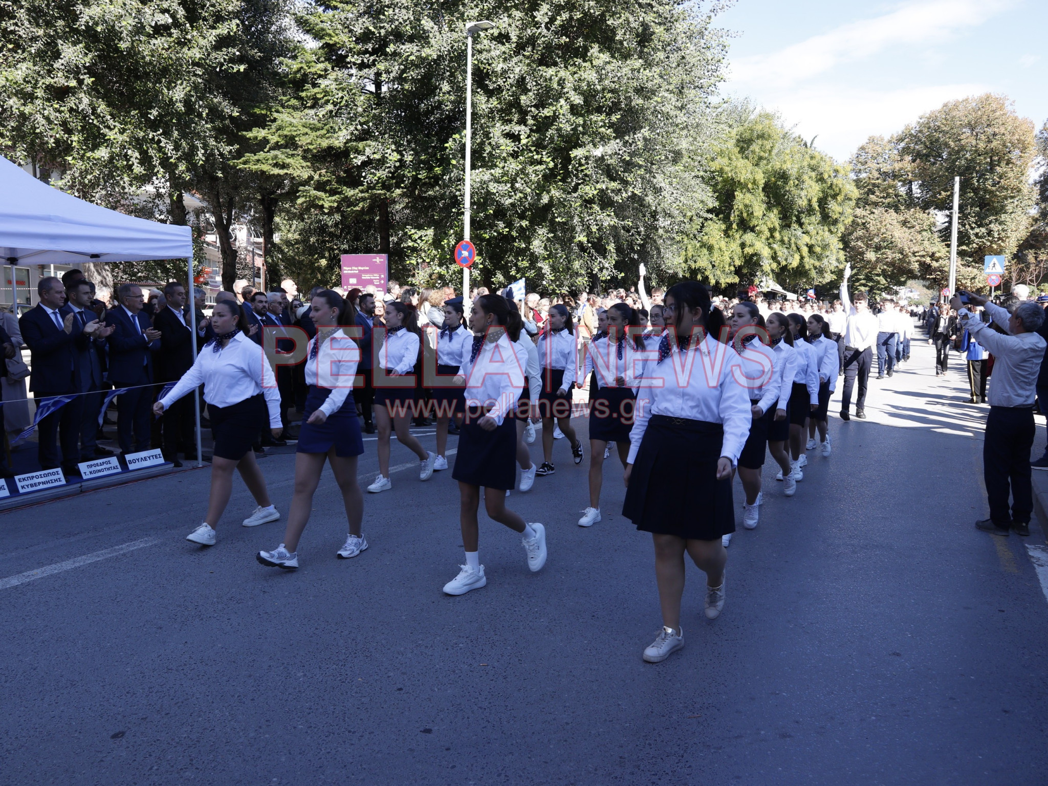 Με κάθε επισημότητα γιορτάστηκε η απελευθέρωση της Έδεσσας. Φωτογραφίες από τα σχολεία