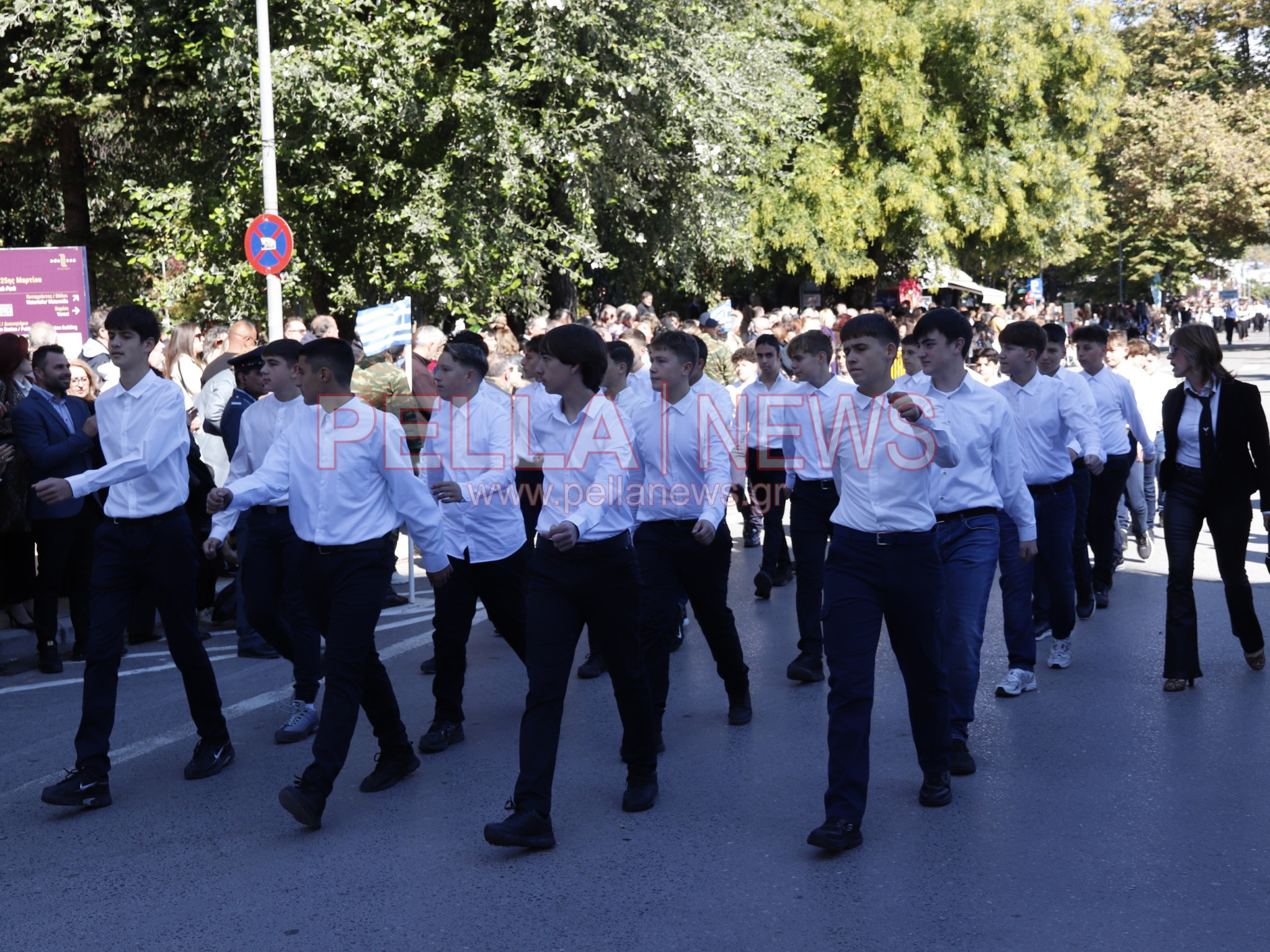 Με κάθε επισημότητα γιορτάστηκε η απελευθέρωση της Έδεσσας. Φωτογραφίες από τα σχολεία