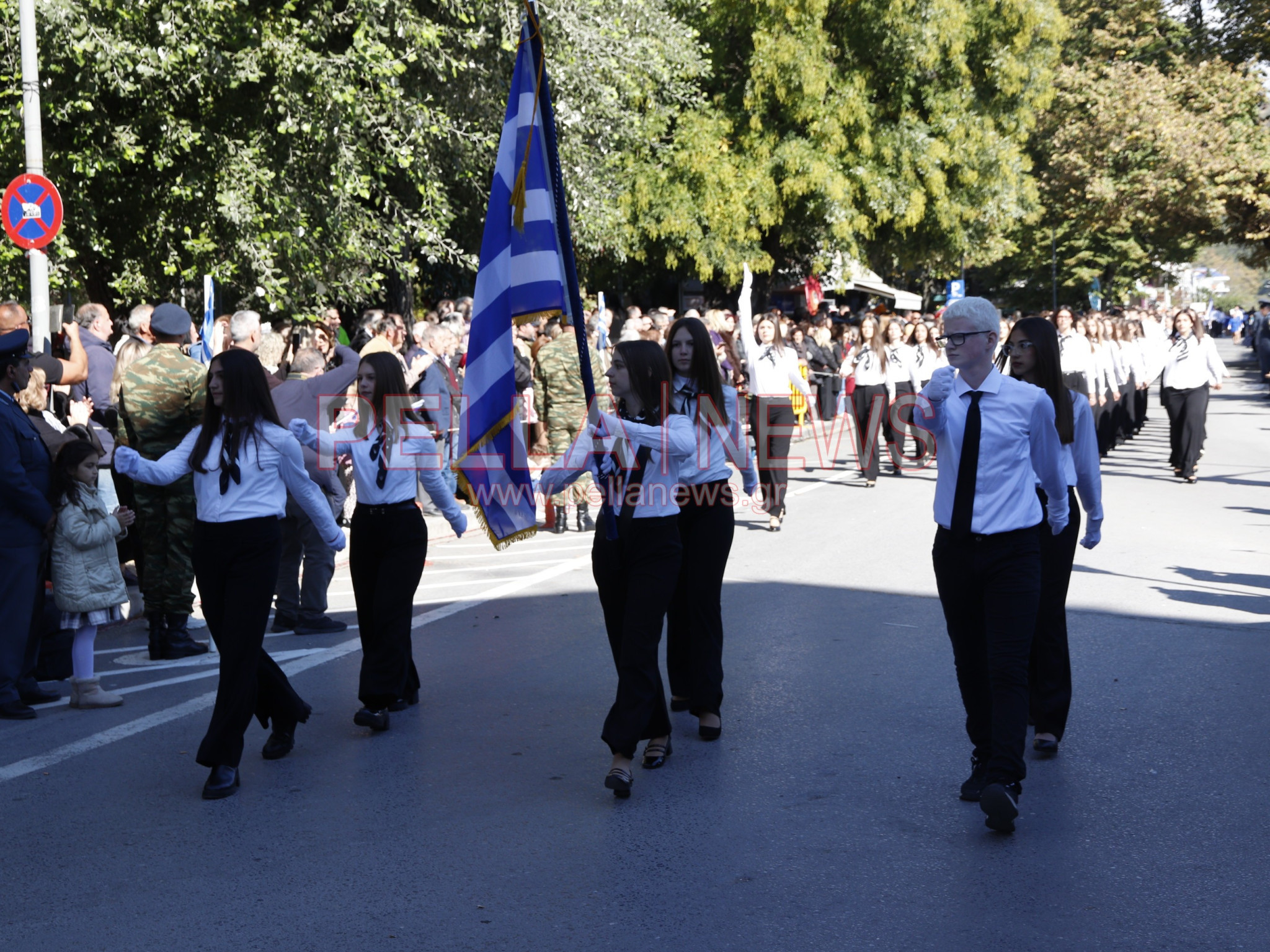 Με κάθε επισημότητα γιορτάστηκε η απελευθέρωση της Έδεσσας. Φωτογραφίες από τα σχολεία