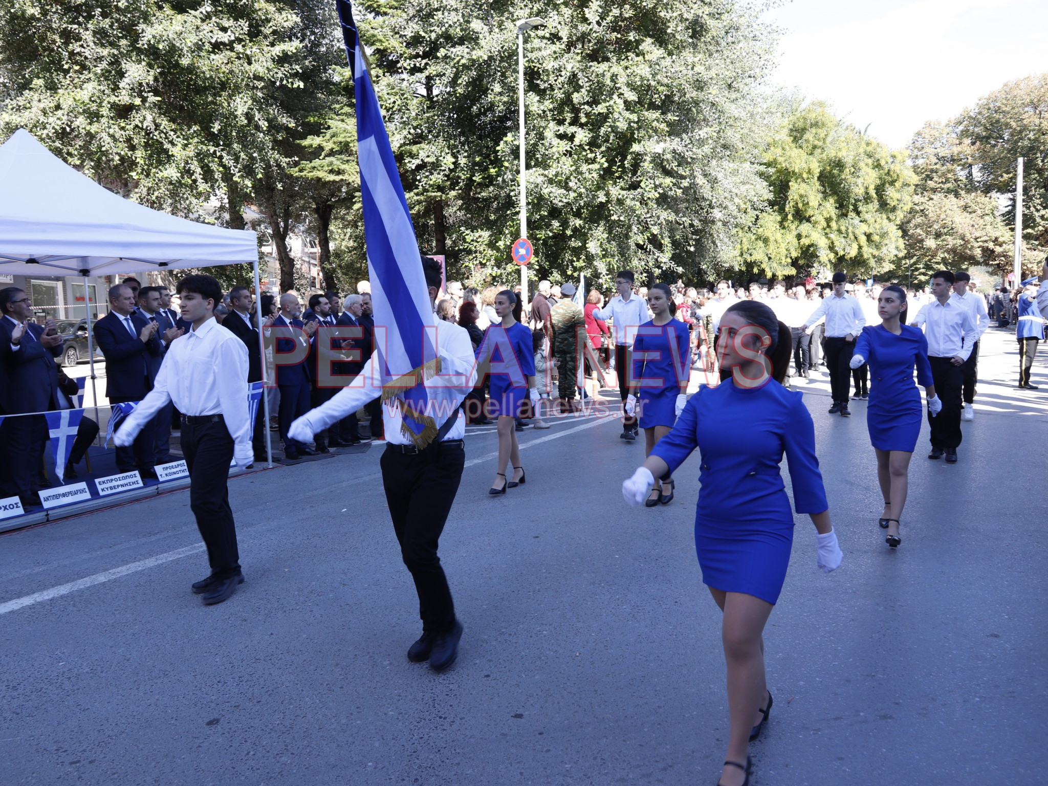 Με κάθε επισημότητα γιορτάστηκε η απελευθέρωση της Έδεσσας. Φωτογραφίες από τα σχολεία