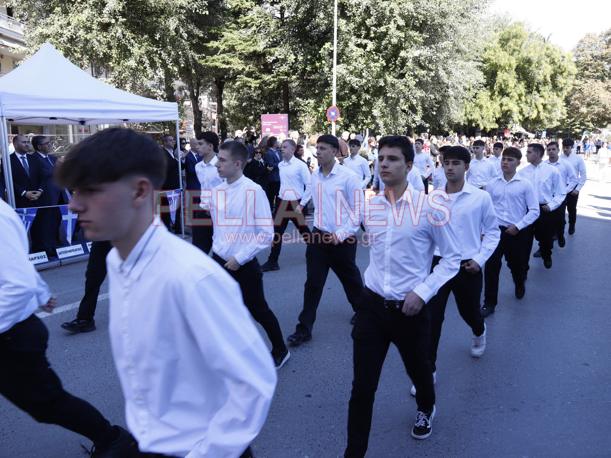 Με κάθε επισημότητα γιορτάστηκε η απελευθέρωση της Έδεσσας. Φωτογραφίες από τα σχολεία