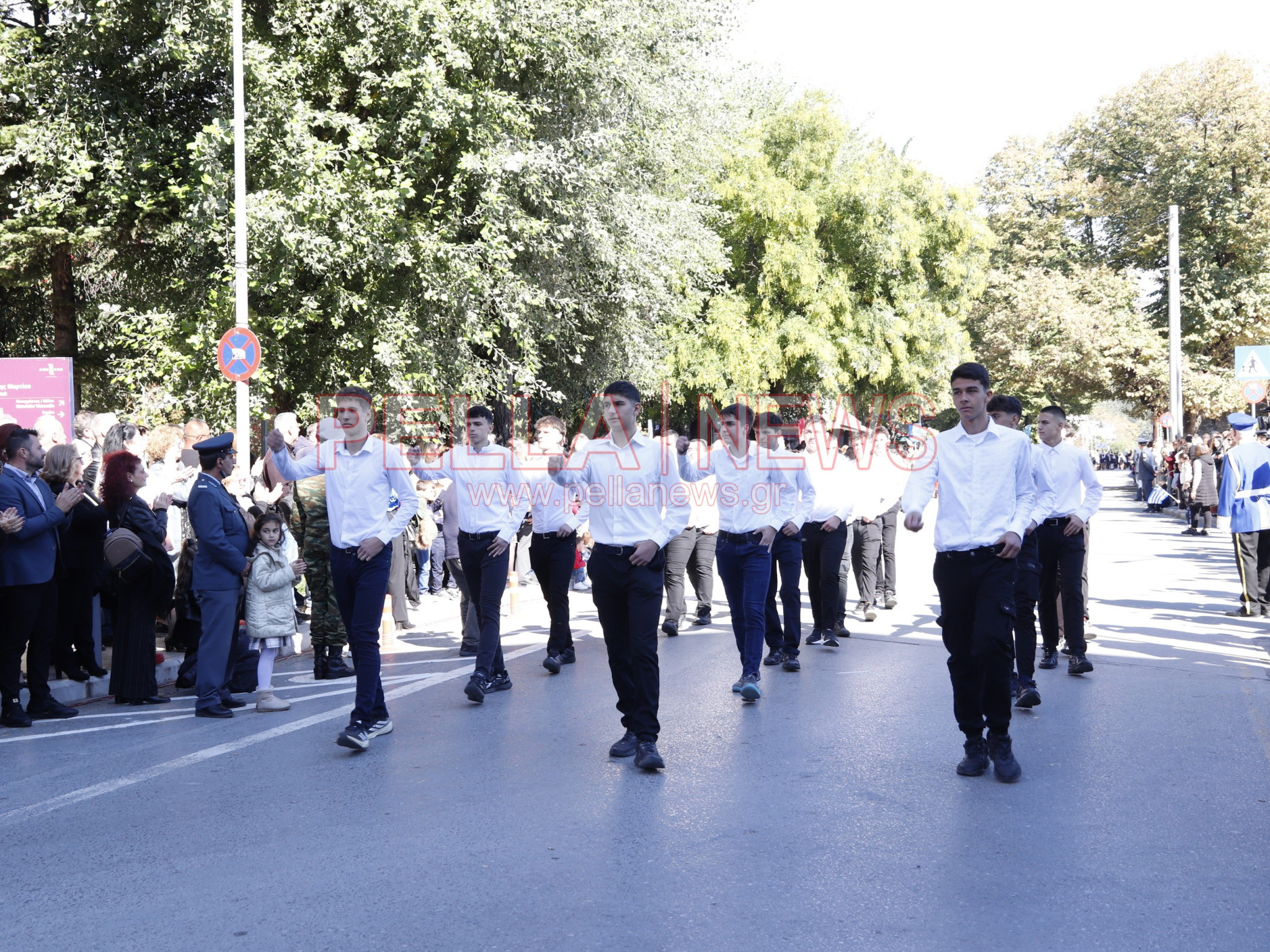 Με κάθε επισημότητα γιορτάστηκε η απελευθέρωση της Έδεσσας. Φωτογραφίες από τα σχολεία