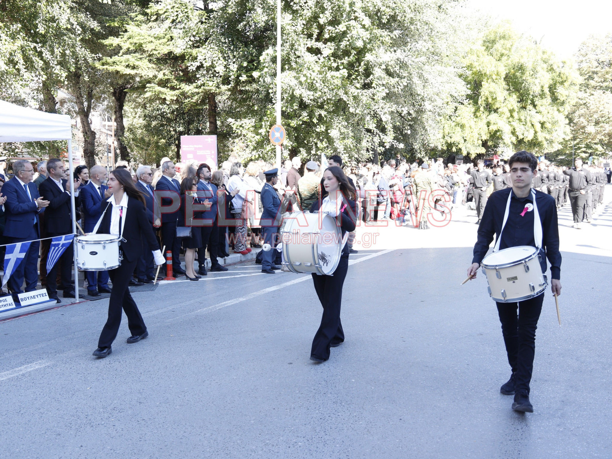 Με κάθε επισημότητα γιορτάστηκε η απελευθέρωση της Έδεσσας. Φωτογραφίες από τα σχολεία