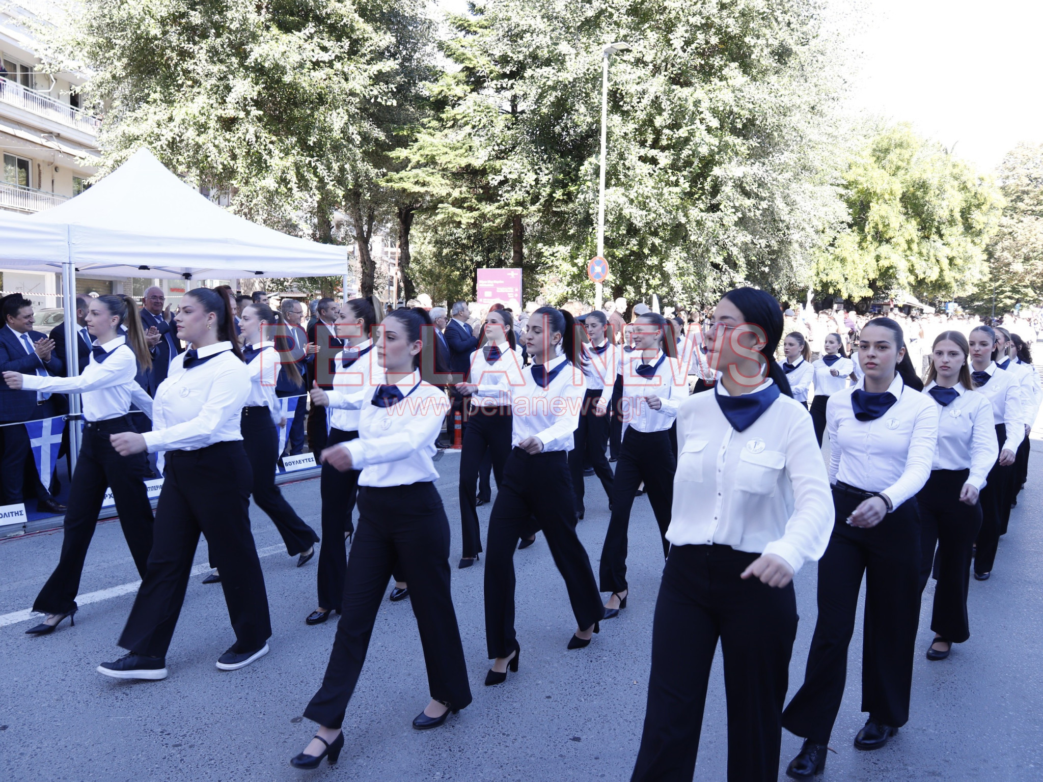 Με κάθε επισημότητα γιορτάστηκε η απελευθέρωση της Έδεσσας. Φωτογραφίες από τα σχολεία