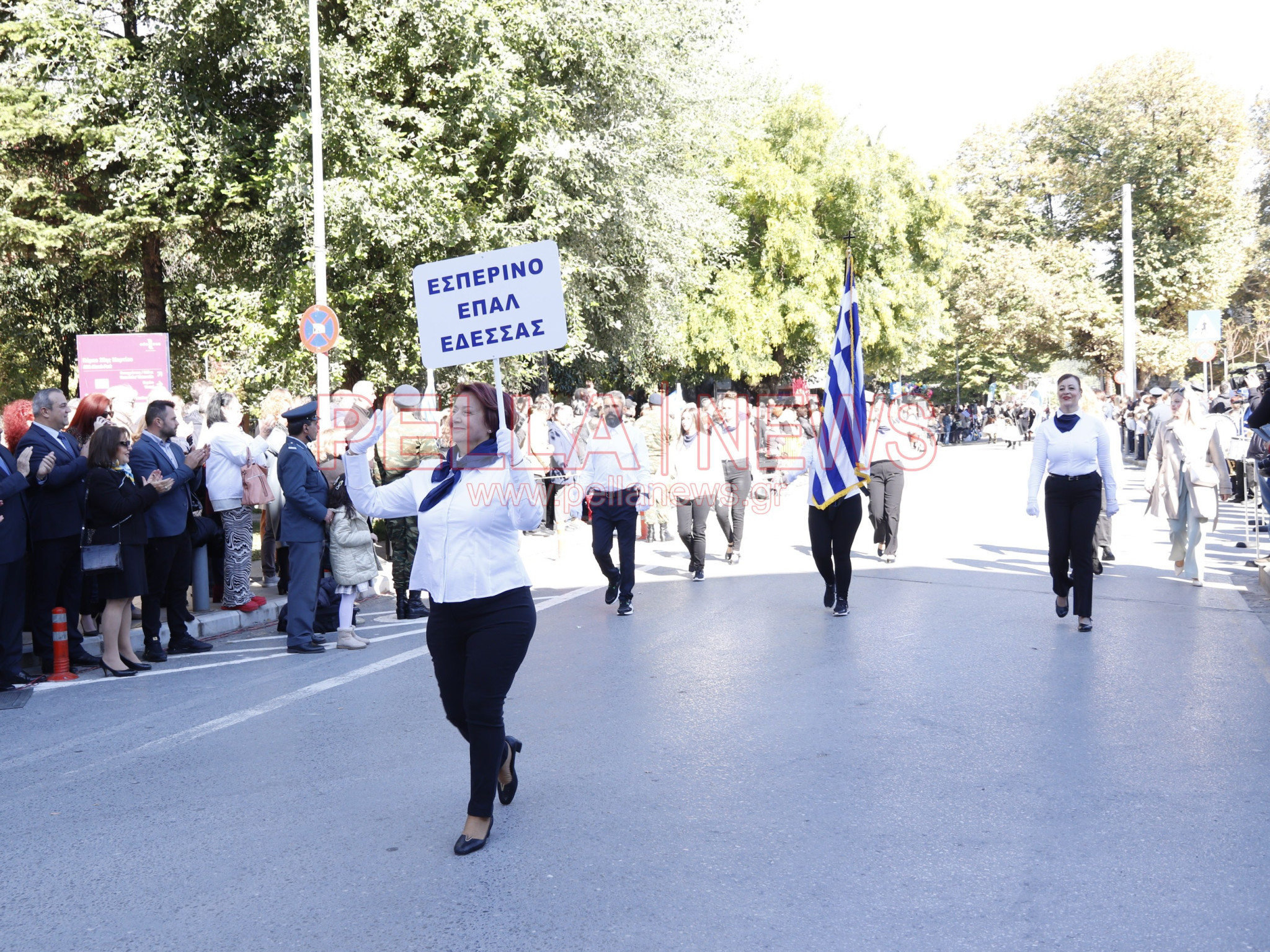 Με κάθε επισημότητα γιορτάστηκε η απελευθέρωση της Έδεσσας. Φωτογραφίες από τα σχολεία