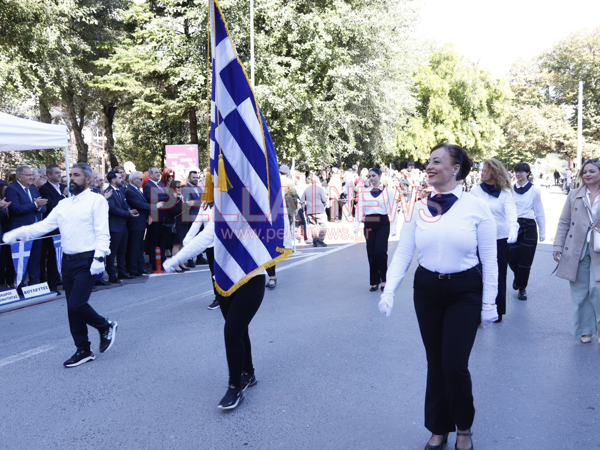 Με κάθε επισημότητα γιορτάστηκε η απελευθέρωση της Έδεσσας. Φωτογραφίες από τα σχολεία