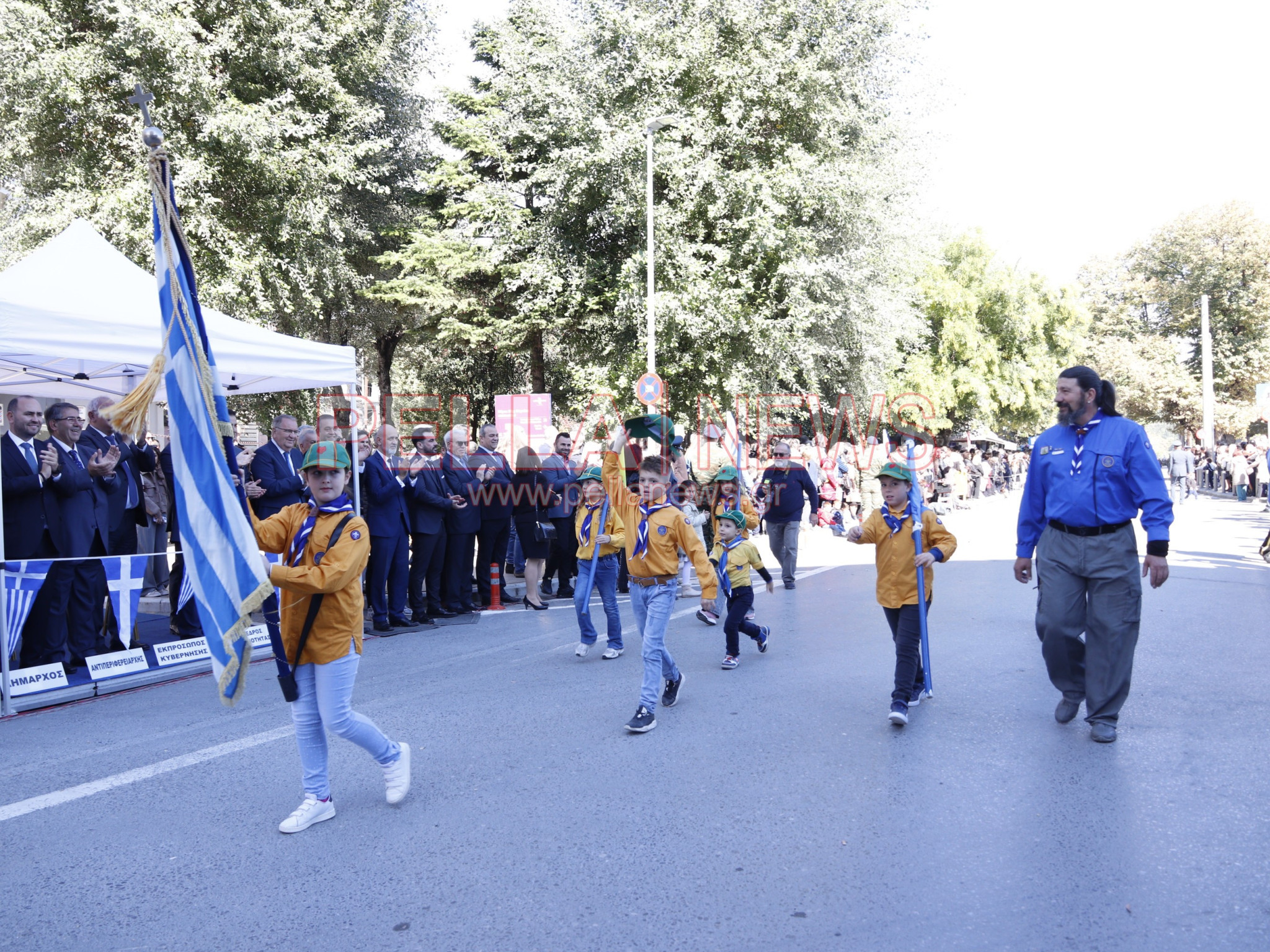 Με παραδοσιακές φορεσιές και στρατιωτική παρουσία η παρέλαση για την απελευθέρωση της Έδεσσας
