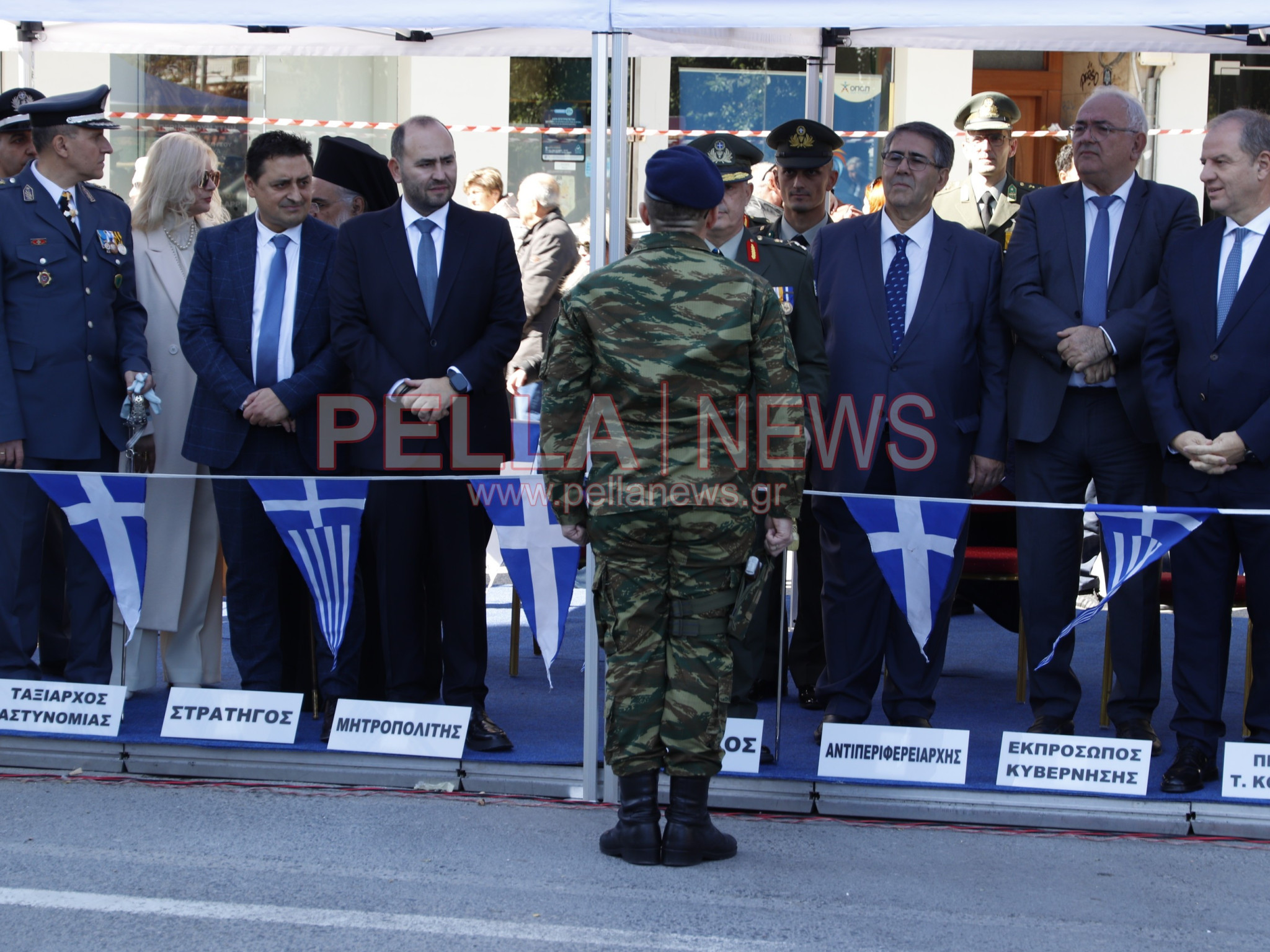 Με παραδοσιακές φορεσιές και στρατιωτική παρουσία η παρέλαση για την απελευθέρωση της Έδεσσας
