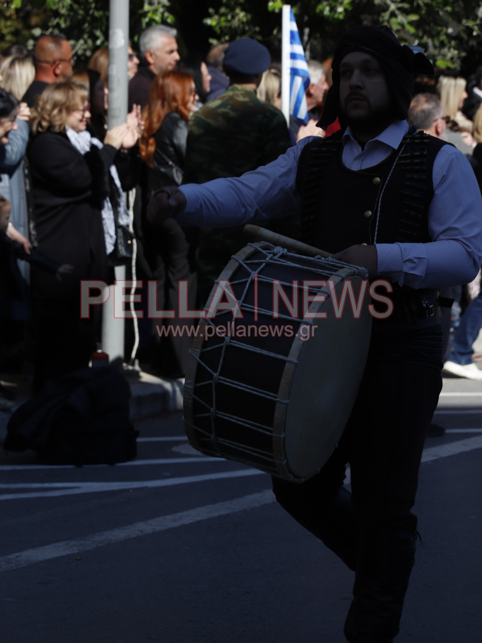 Με παραδοσιακές φορεσιές και στρατιωτική παρουσία η παρέλαση για την απελευθέρωση της Έδεσσας