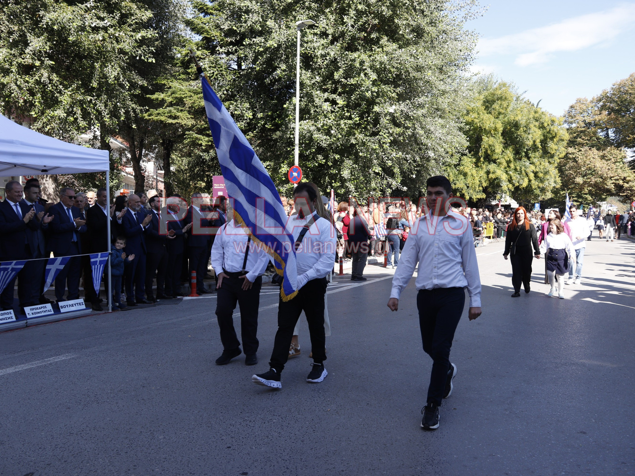 Με κάθε επισημότητα γιορτάστηκε η απελευθέρωση της Έδεσσας. Φωτογραφίες από τα σχολεία