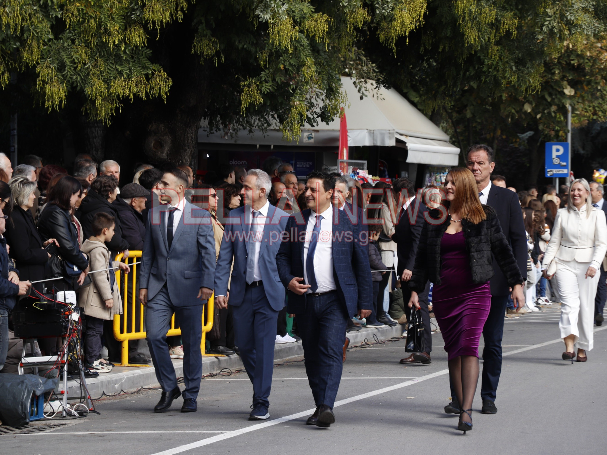 Με παραδοσιακές φορεσιές και στρατιωτική παρουσία η παρέλαση για την απελευθέρωση της Έδεσσας