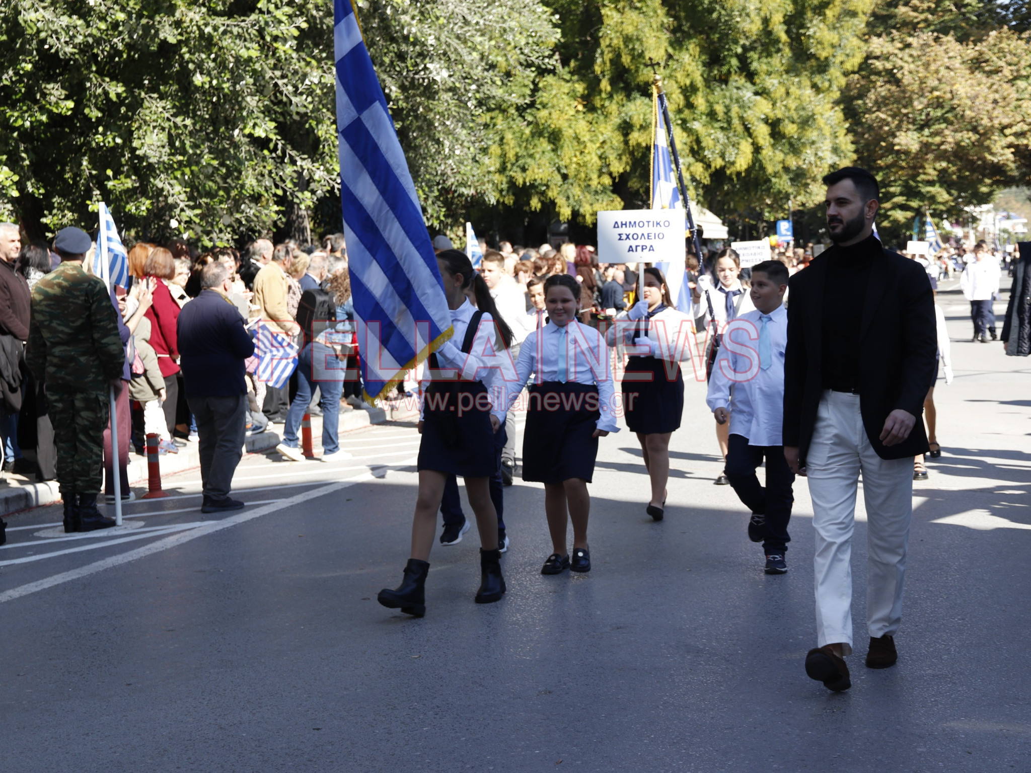 Με κάθε επισημότητα γιορτάστηκε η απελευθέρωση της Έδεσσας. Φωτογραφίες από τα σχολεία