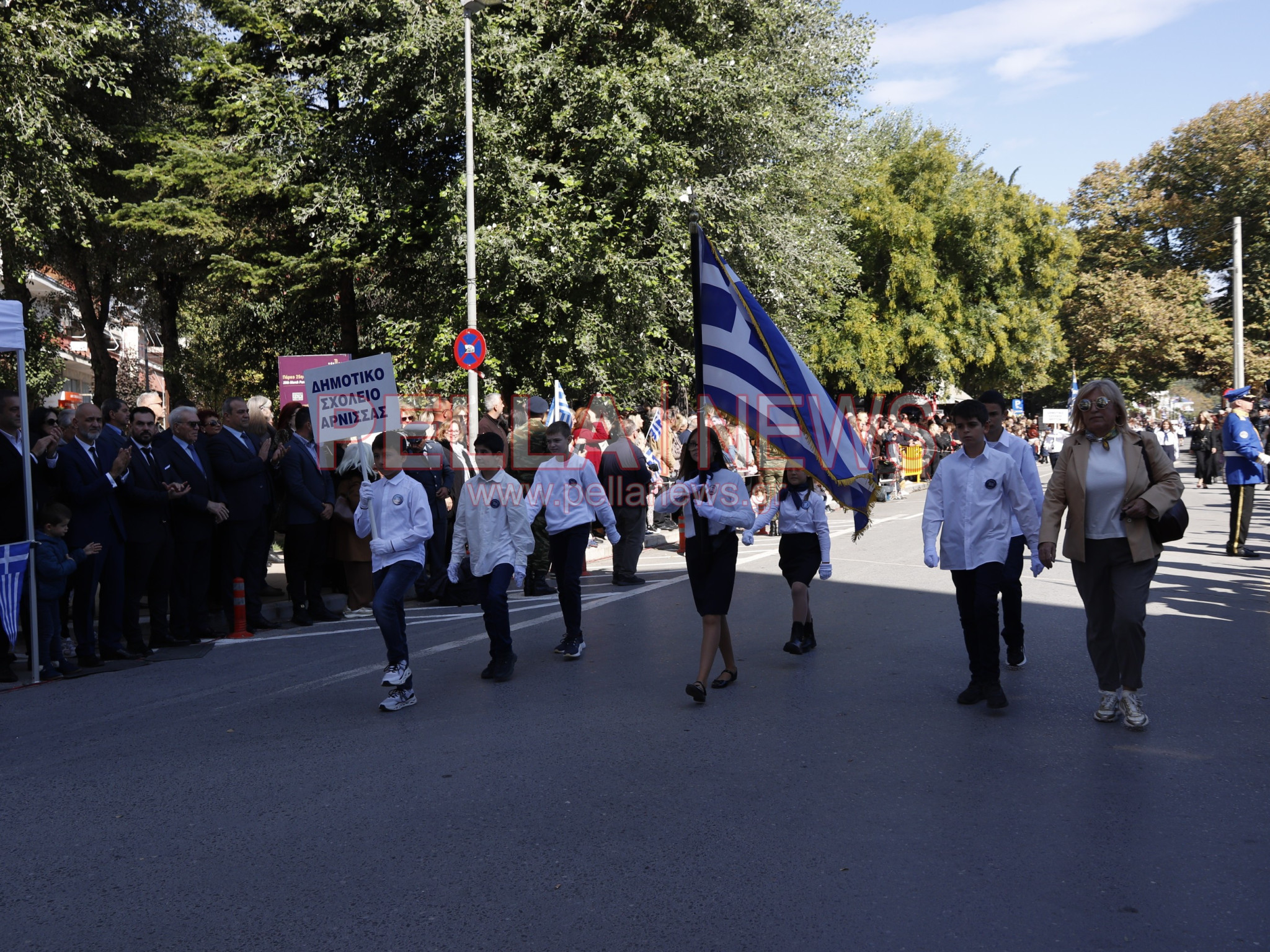 Με κάθε επισημότητα γιορτάστηκε η απελευθέρωση της Έδεσσας. Φωτογραφίες από τα σχολεία