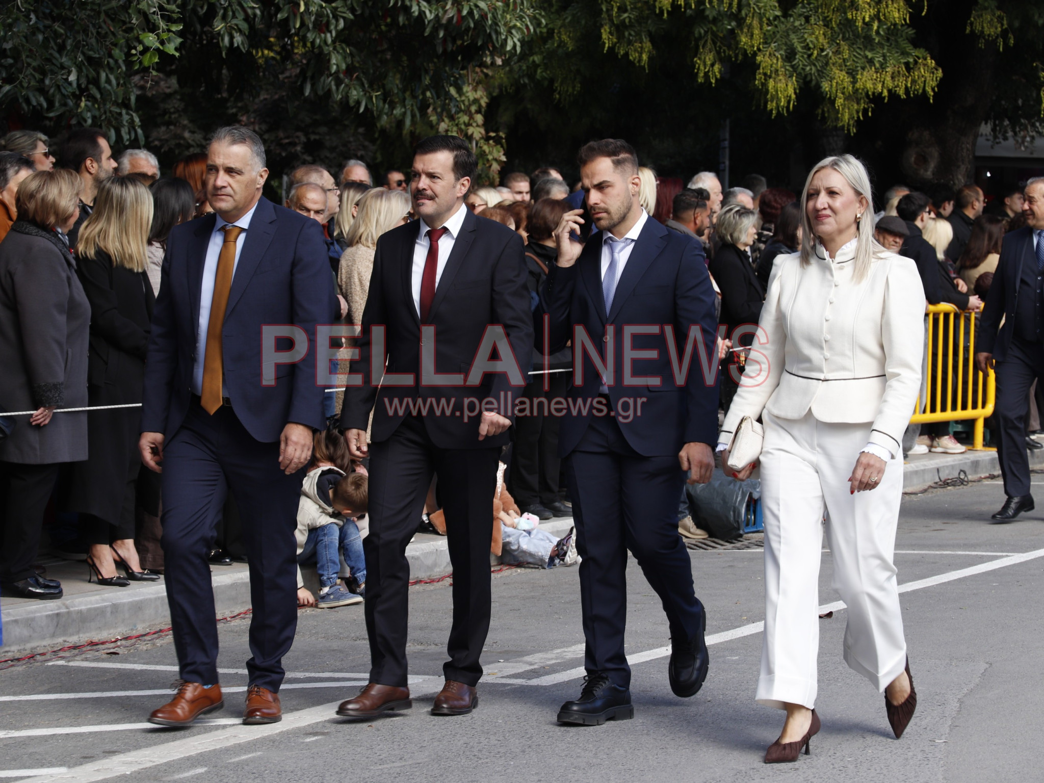 Με παραδοσιακές φορεσιές και στρατιωτική παρουσία η παρέλαση για την απελευθέρωση της Έδεσσας