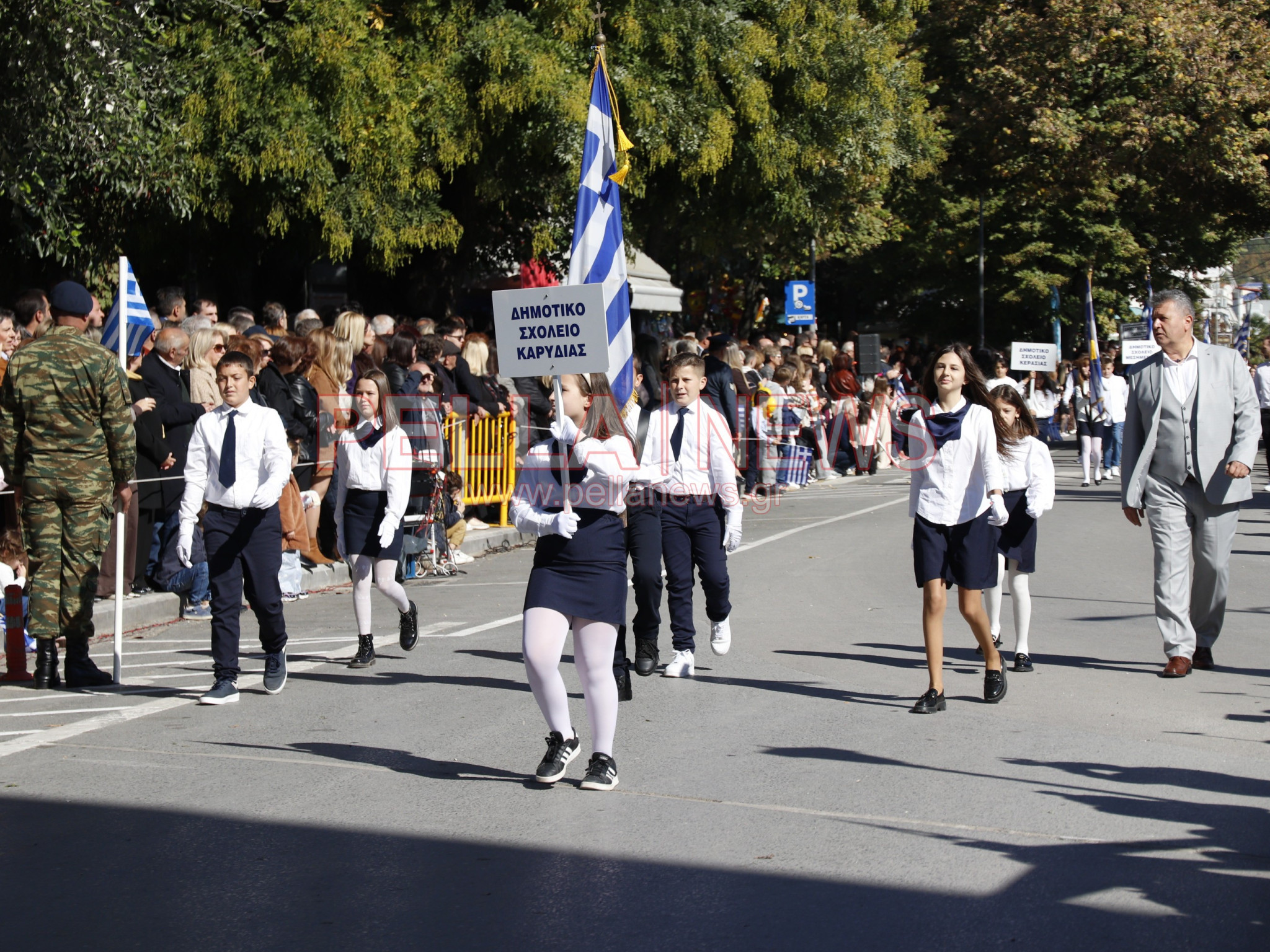 Με κάθε επισημότητα γιορτάστηκε η απελευθέρωση της Έδεσσας. Φωτογραφίες από τα σχολεία