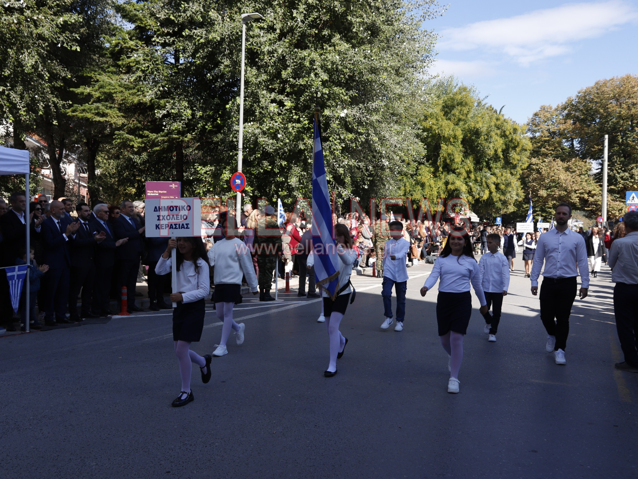 Με κάθε επισημότητα γιορτάστηκε η απελευθέρωση της Έδεσσας. Φωτογραφίες από τα σχολεία