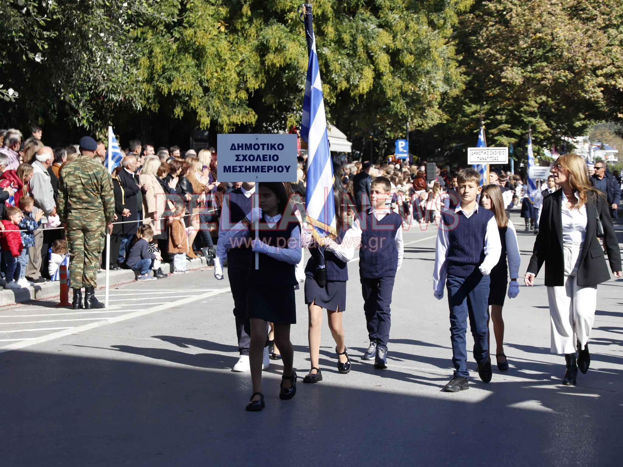 Με κάθε επισημότητα γιορτάστηκε η απελευθέρωση της Έδεσσας. Φωτογραφίες από τα σχολεία