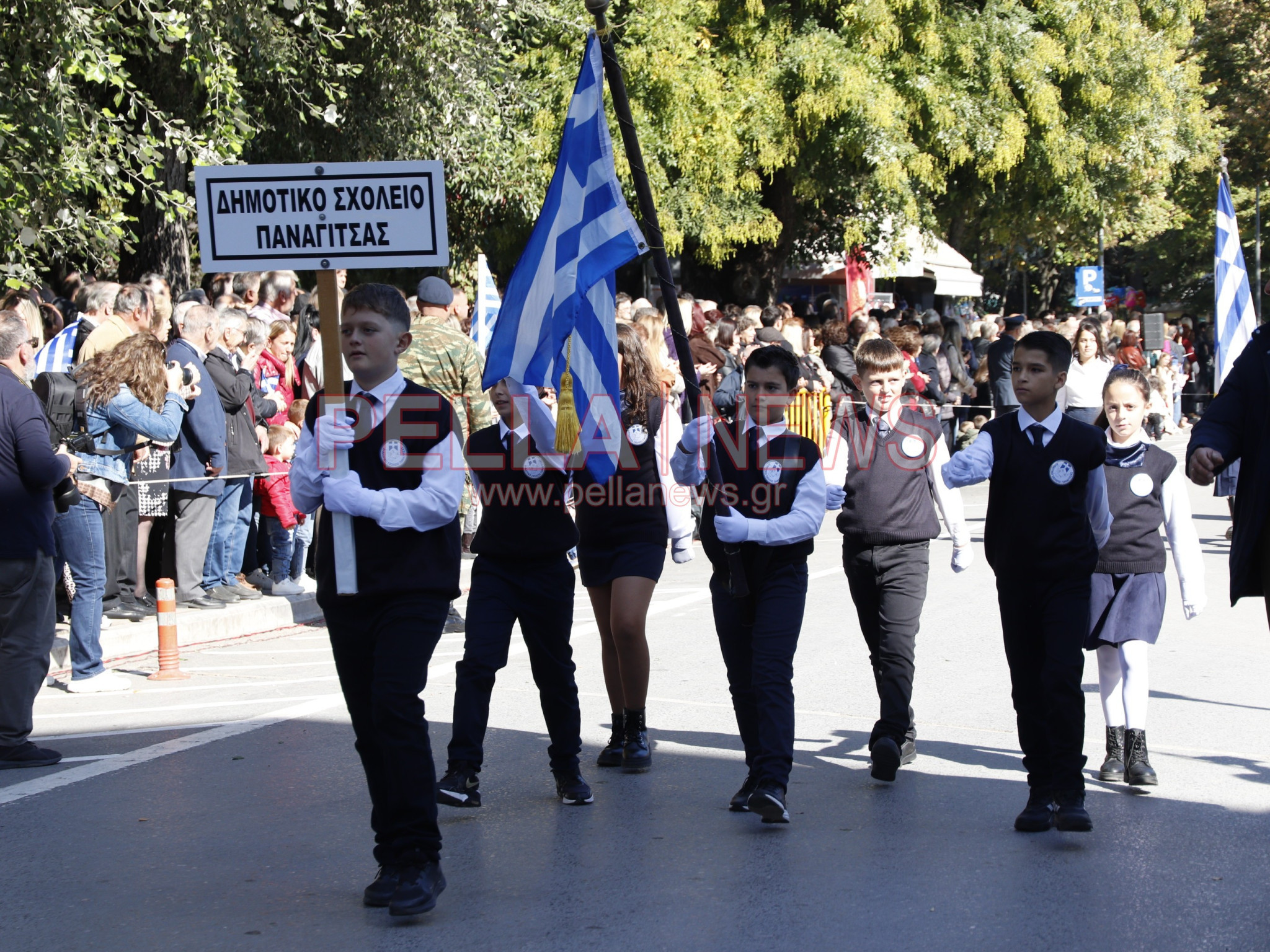Με κάθε επισημότητα γιορτάστηκε η απελευθέρωση της Έδεσσας. Φωτογραφίες από τα σχολεία