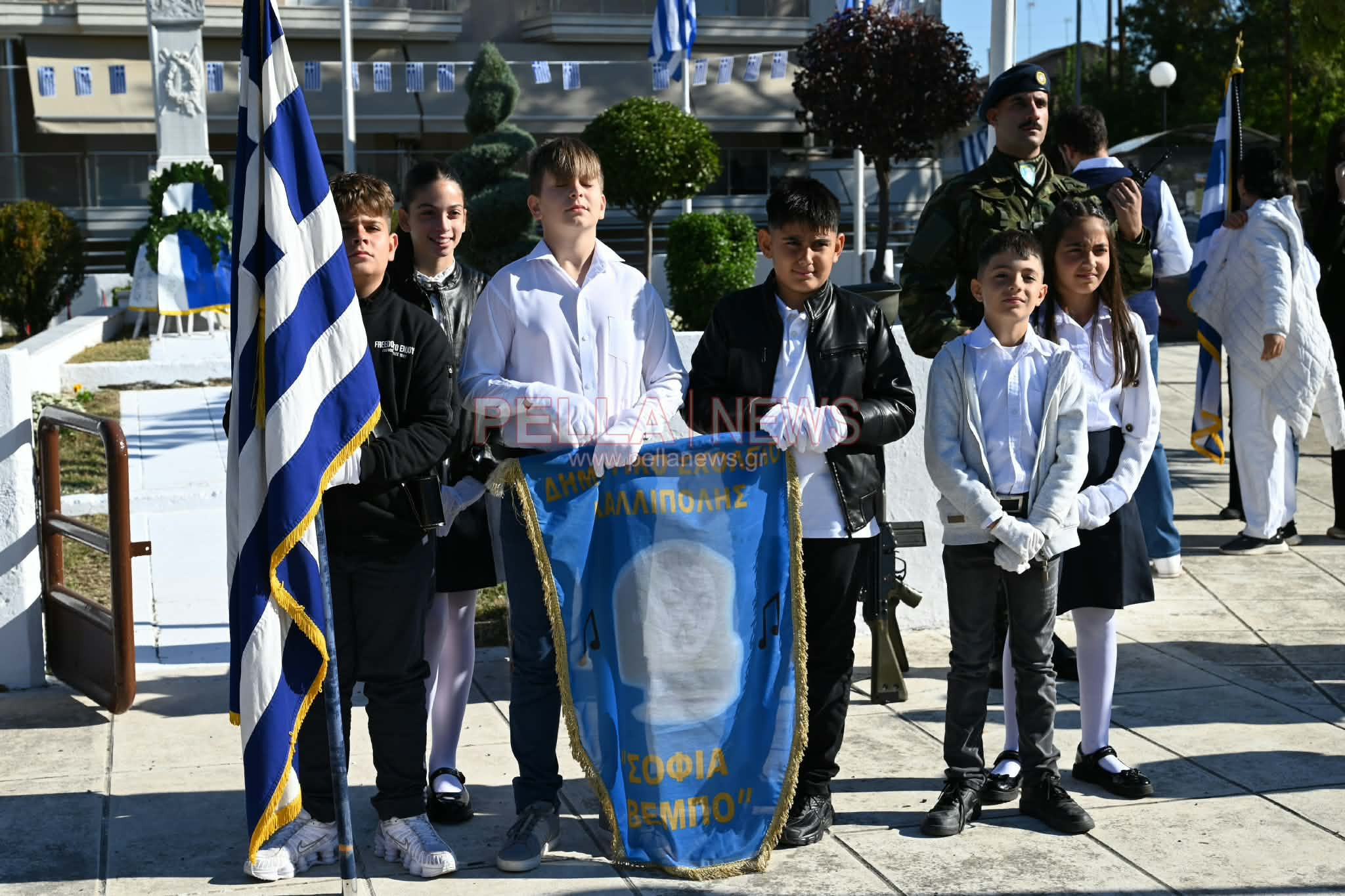Σκύδρα: Επιμνημόσυνη δέηση και κατάθεση στεφάνων για την επέτειο της απελευθέρωσης (φωτογραφίες)