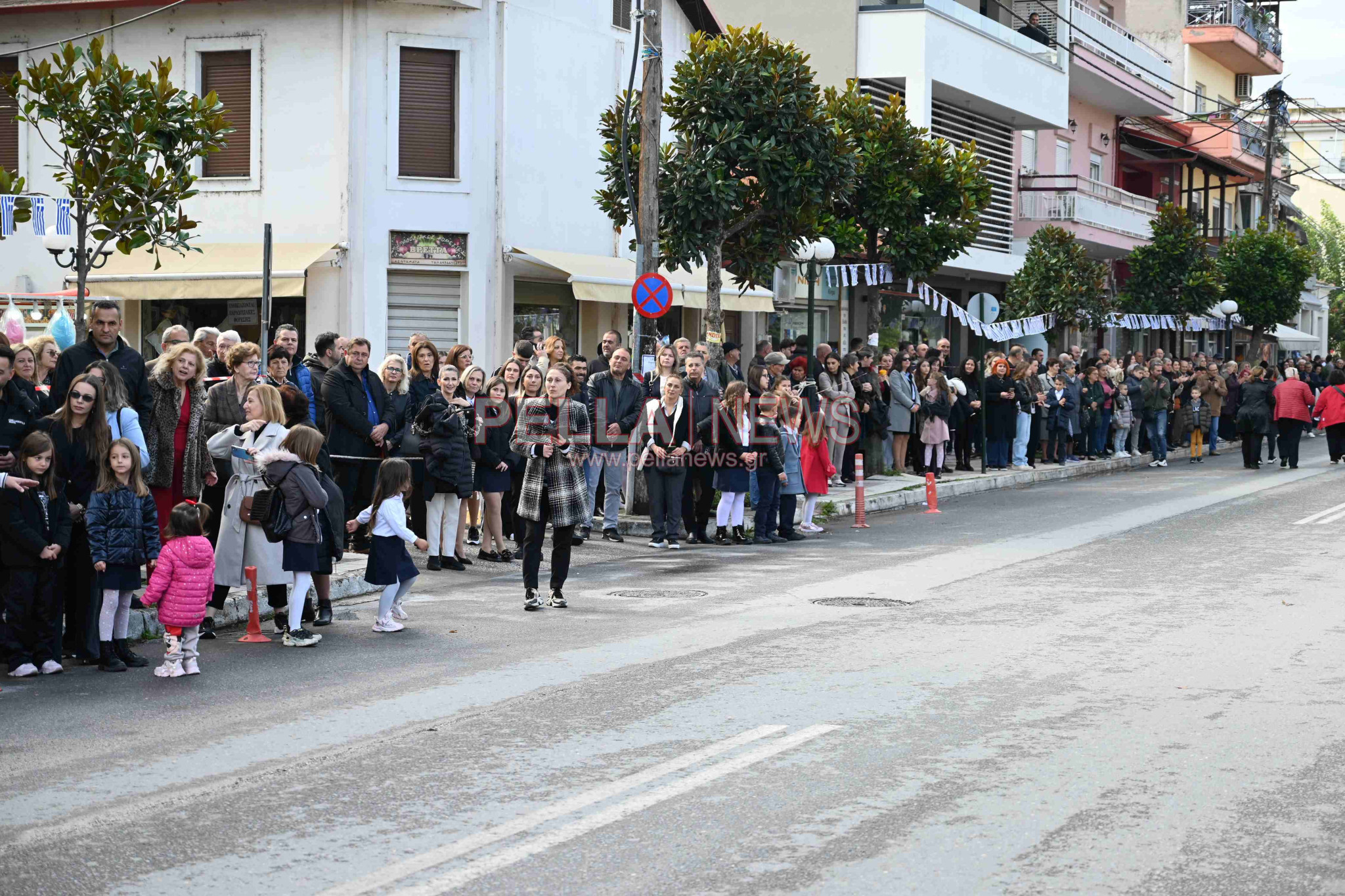 Σκύδρα/28η Οκτωβρίου: Παρέλασαν μαθητές και πολιτιστικοί σύλλογοι!