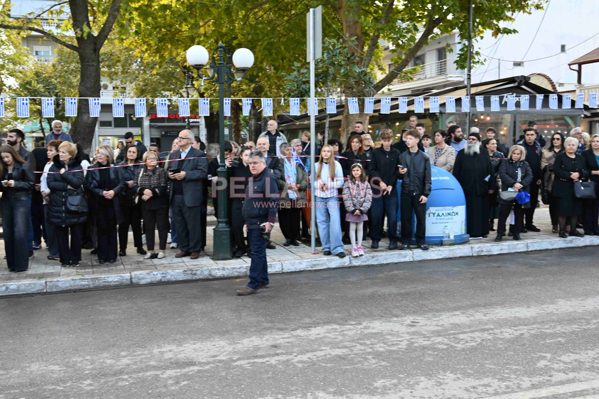 Σκύδρα/28η Οκτωβρίου: Παρέλασαν μαθητές και πολιτιστικοί σύλλογοι!