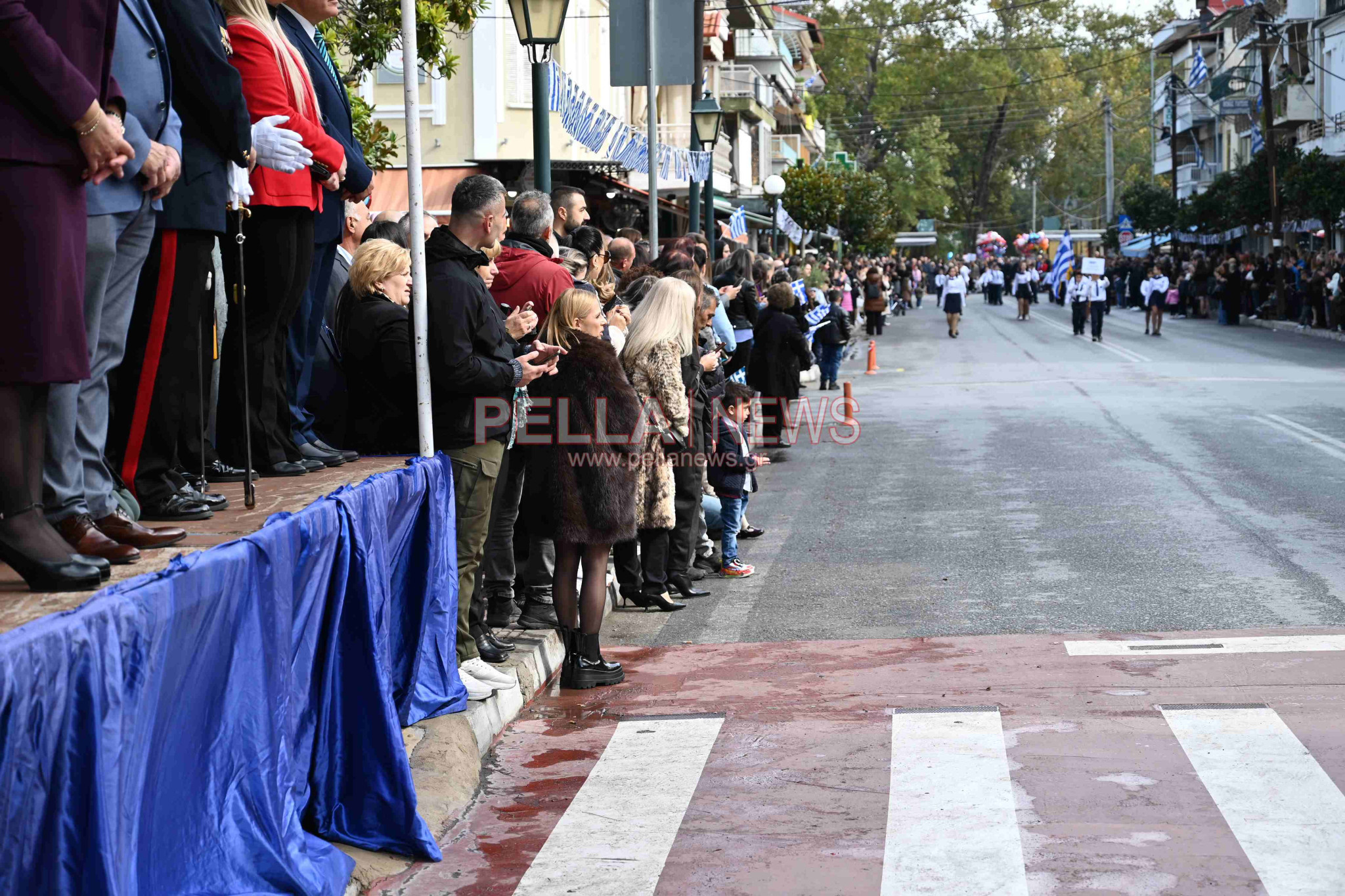 Σκύδρα/28η Οκτωβρίου: Παρέλασαν μαθητές και πολιτιστικοί σύλλογοι!