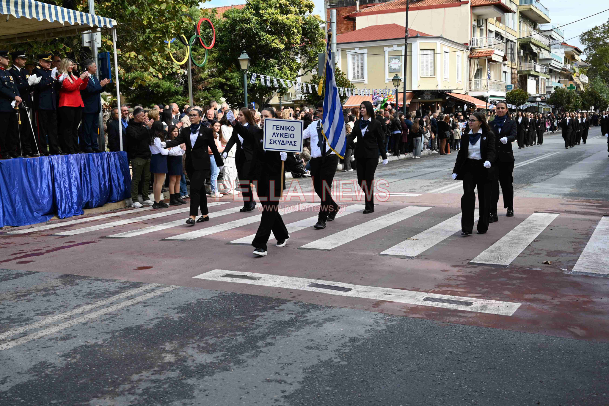 Σκύδρα/28η Οκτωβρίου: Παρέλασαν μαθητές και πολιτιστικοί σύλλογοι!