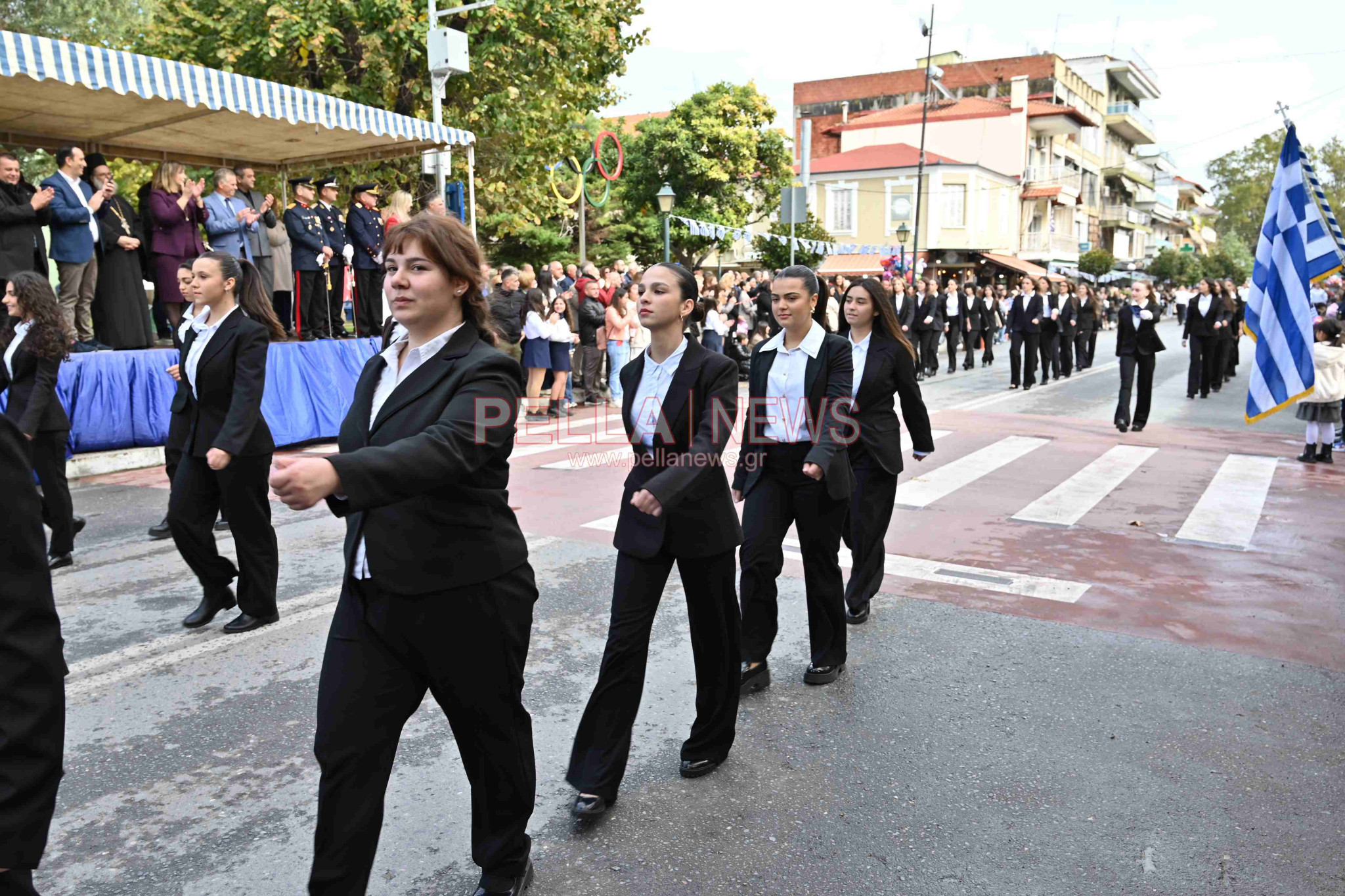 Σκύδρα/28η Οκτωβρίου: Παρέλασαν μαθητές και πολιτιστικοί σύλλογοι!
