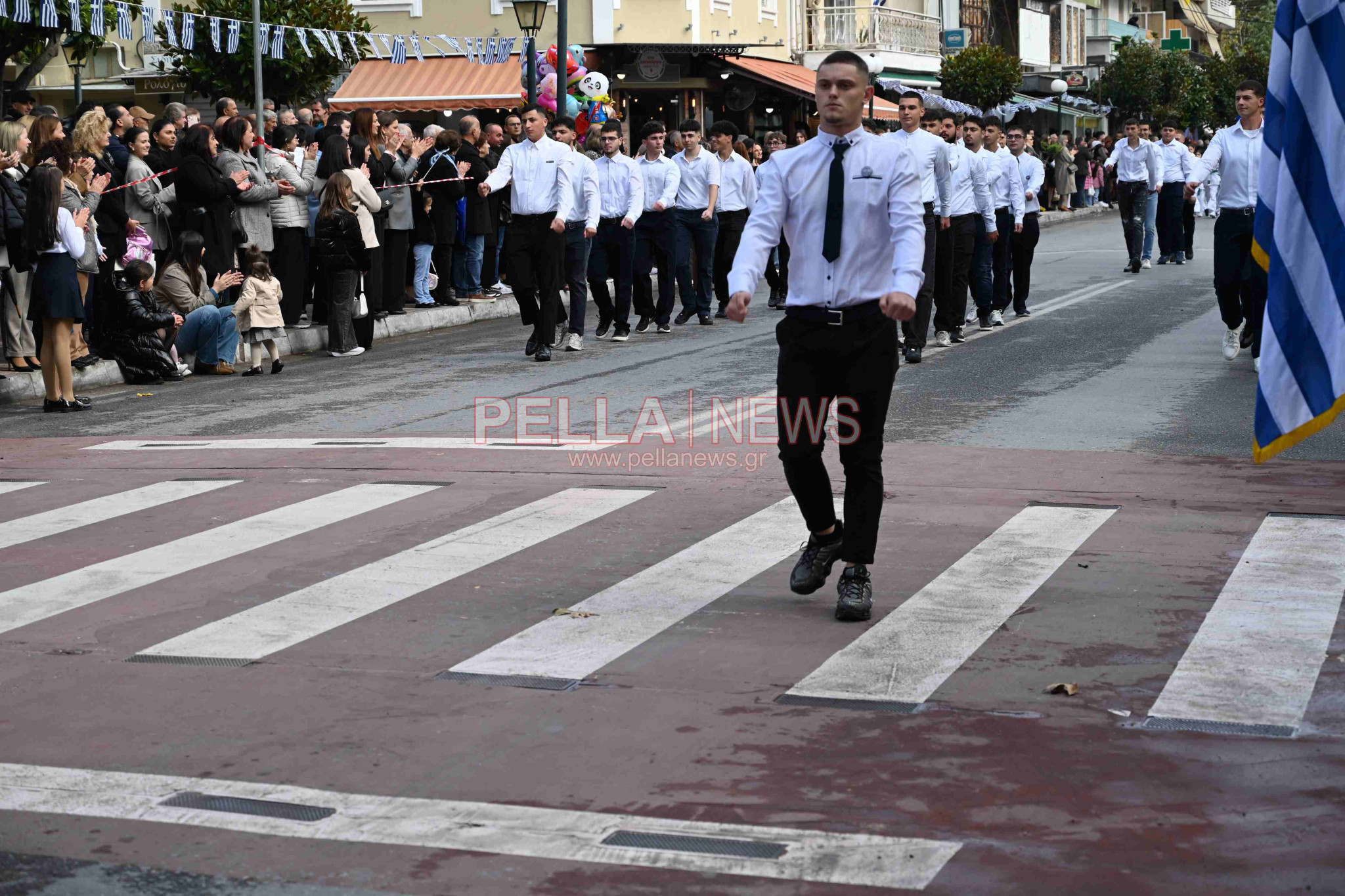 Σκύδρα/28η Οκτωβρίου: Παρέλασαν μαθητές και πολιτιστικοί σύλλογοι!