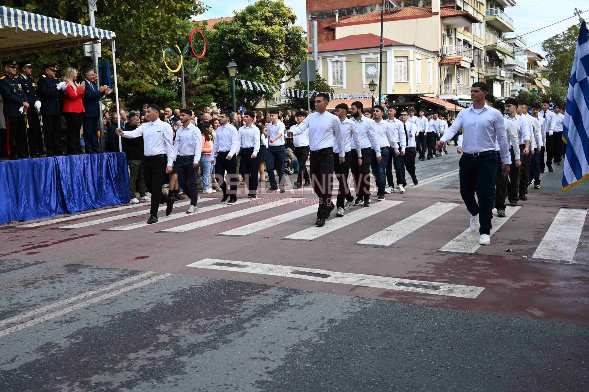 Σκύδρα/28η Οκτωβρίου: Παρέλασαν μαθητές και πολιτιστικοί σύλλογοι!