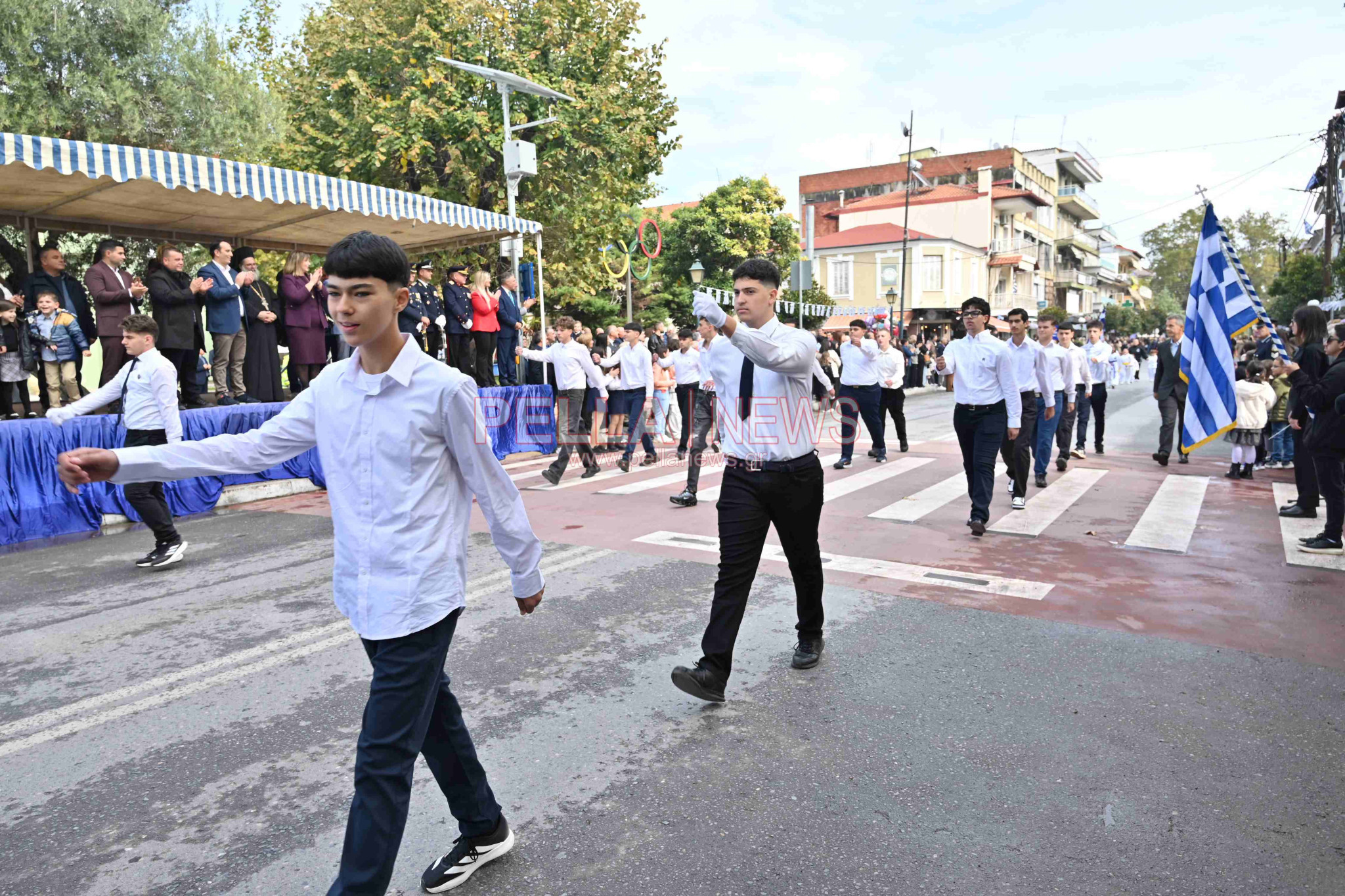 Σκύδρα/28η Οκτωβρίου: Παρέλασαν μαθητές και πολιτιστικοί σύλλογοι!