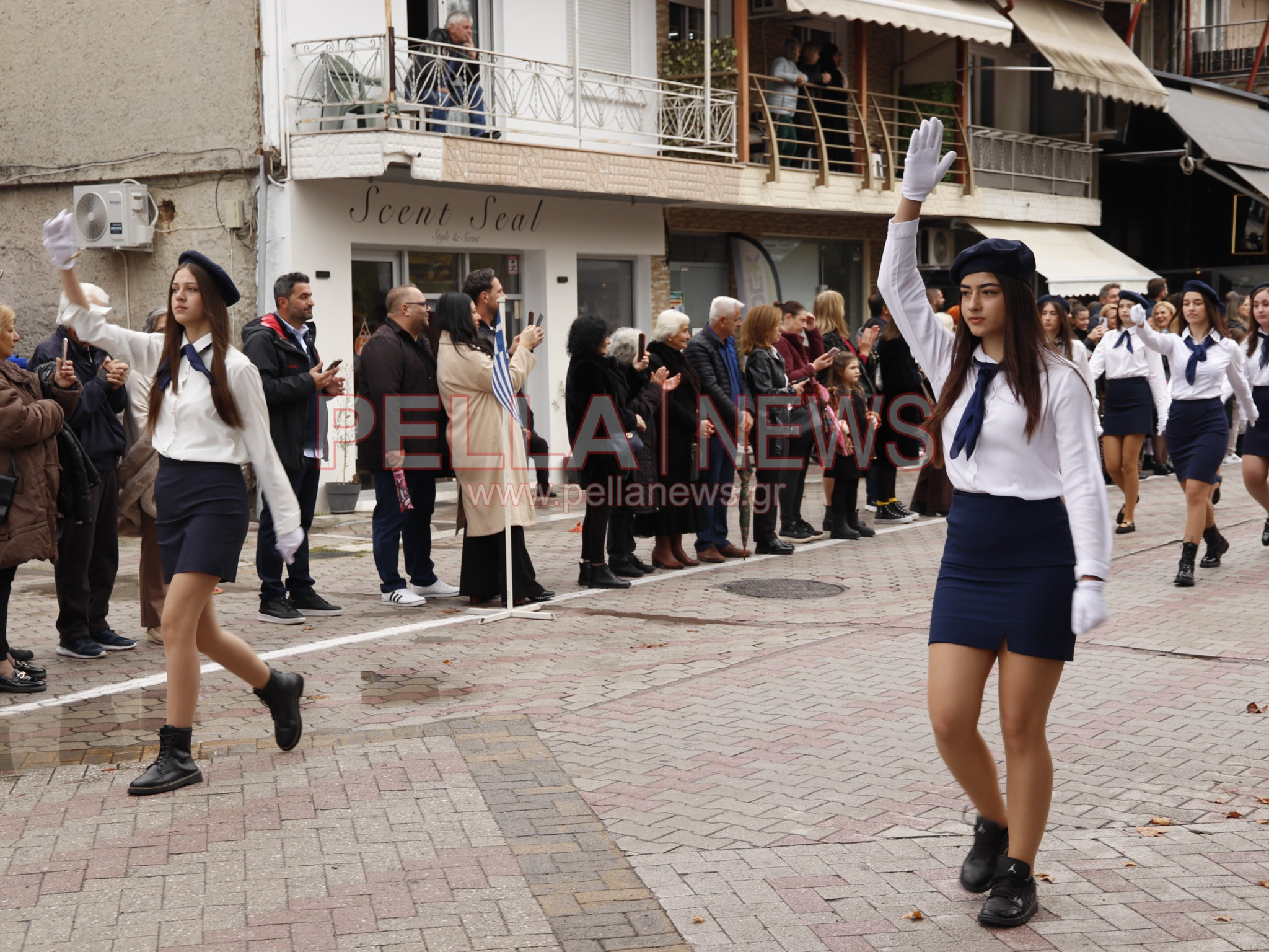 Κρύα Βρύση: Με περηφάνια και συγκίνηση η μαθητική παρέλαση για την 28η Οκτωβρίου (φωτογραφίες)