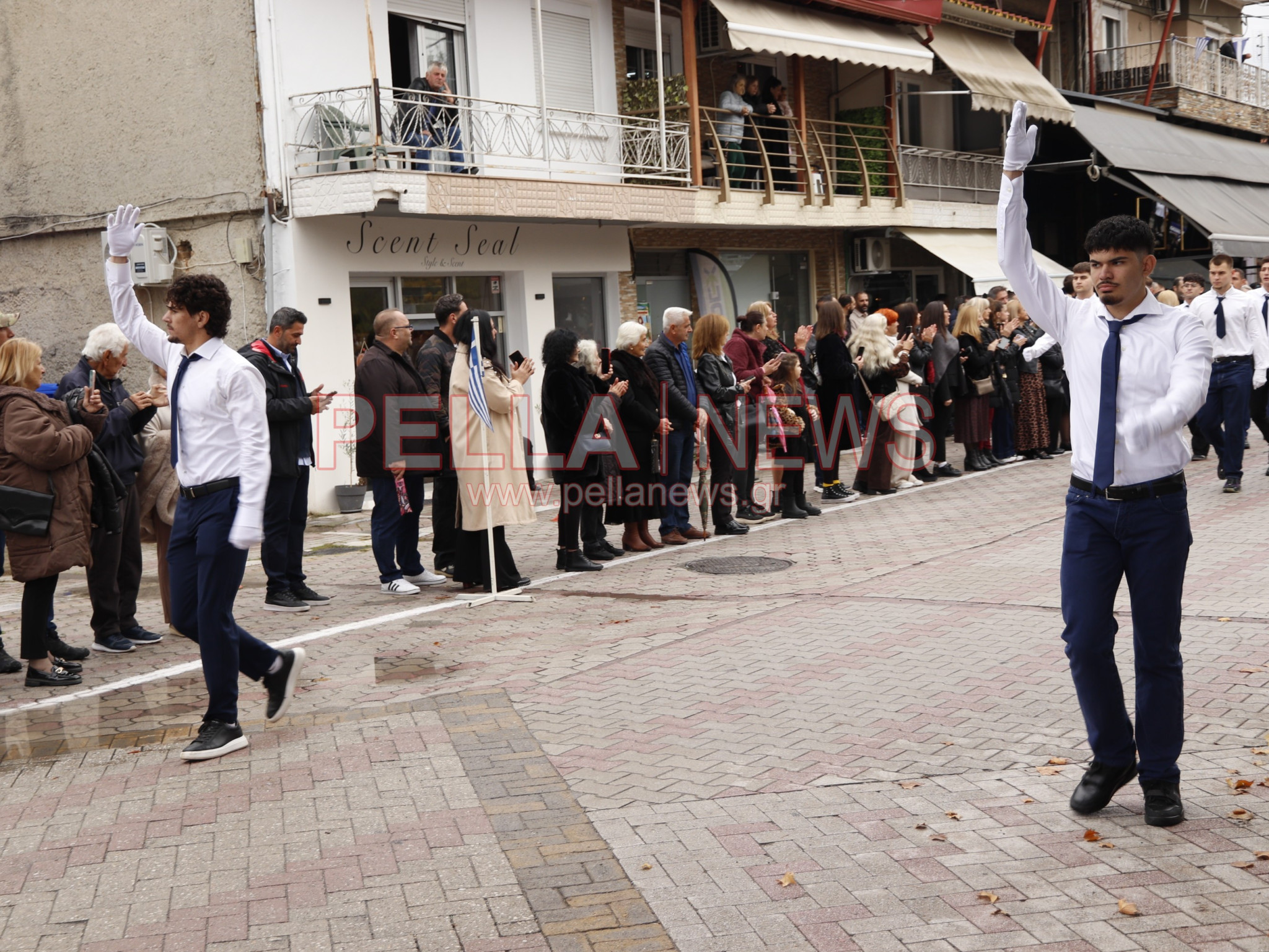 Κρύα Βρύση: Με περηφάνια και συγκίνηση η μαθητική παρέλαση για την 28η Οκτωβρίου (φωτογραφίες)