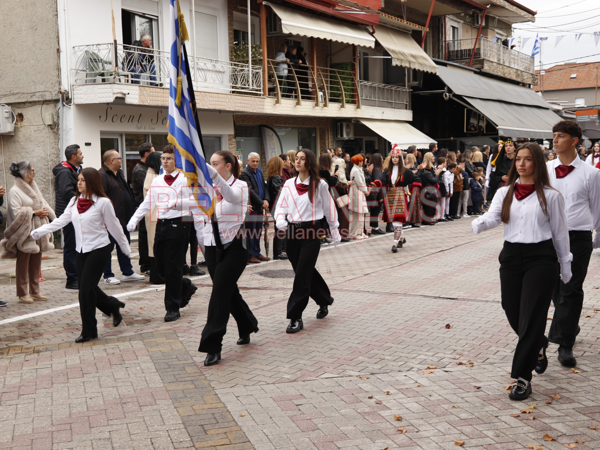 Κρύα Βρύση: Με περηφάνια και συγκίνηση η μαθητική παρέλαση για την 28η Οκτωβρίου (φωτογραφίες)