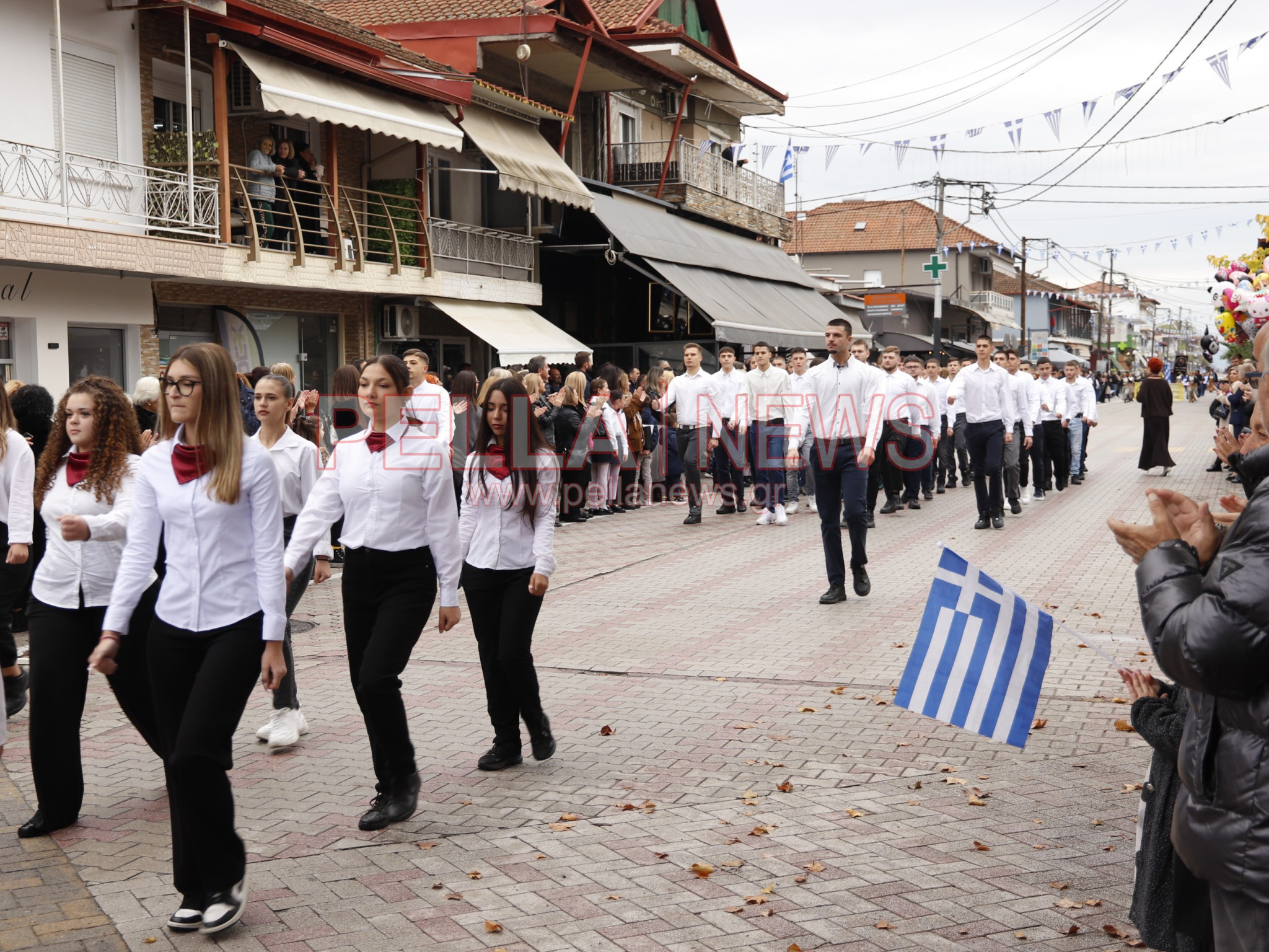 Κρύα Βρύση: Με περηφάνια και συγκίνηση η μαθητική παρέλαση για την 28η Οκτωβρίου (φωτογραφίες)