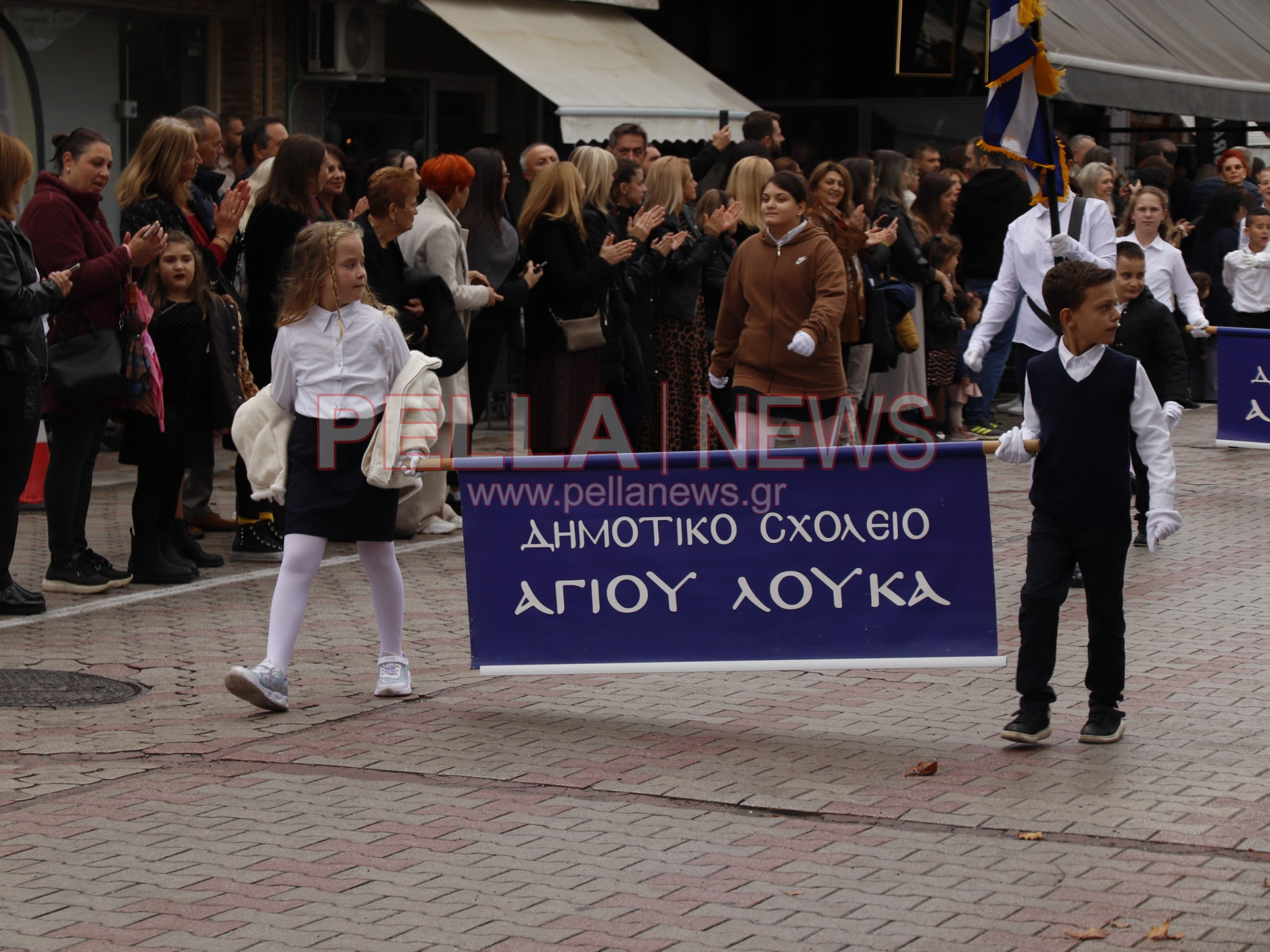 Κρύα Βρύση: Με περηφάνια και συγκίνηση η μαθητική παρέλαση για την 28η Οκτωβρίου (φωτογραφίες)