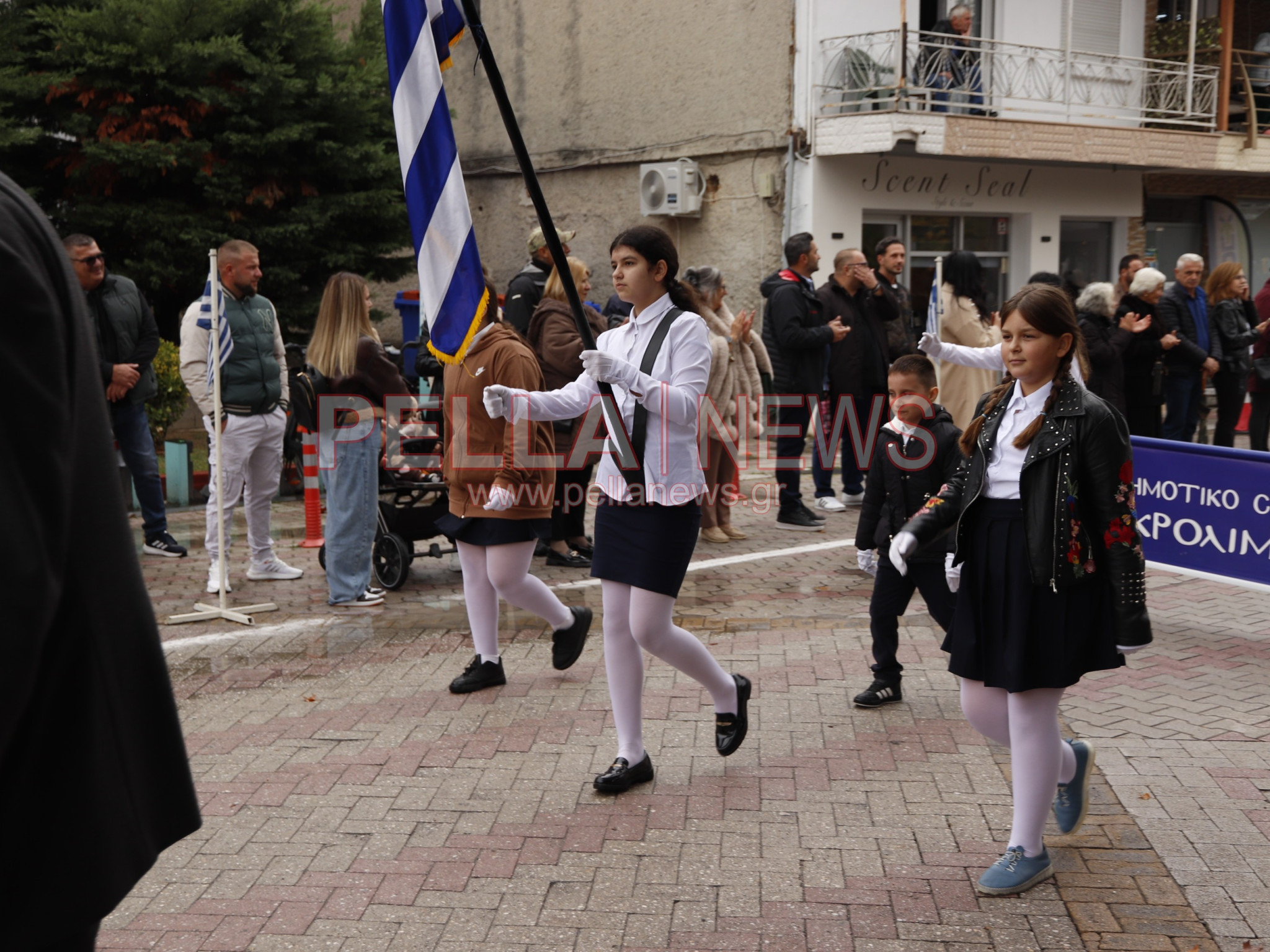 Κρύα Βρύση: Με περηφάνια και συγκίνηση η μαθητική παρέλαση για την 28η Οκτωβρίου (φωτογραφίες)