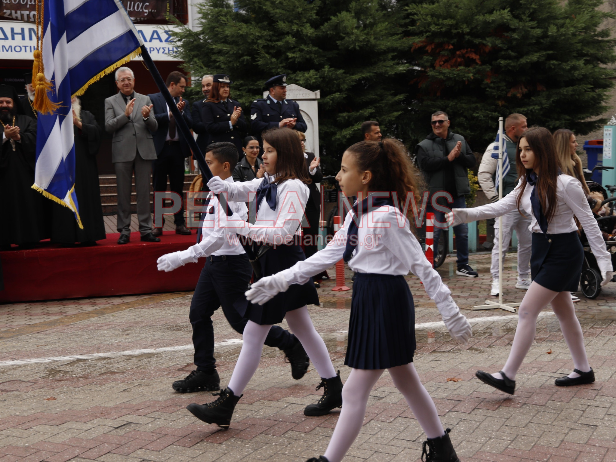 Κρύα Βρύση: Με περηφάνια και συγκίνηση η μαθητική παρέλαση για την 28η Οκτωβρίου (φωτογραφίες)