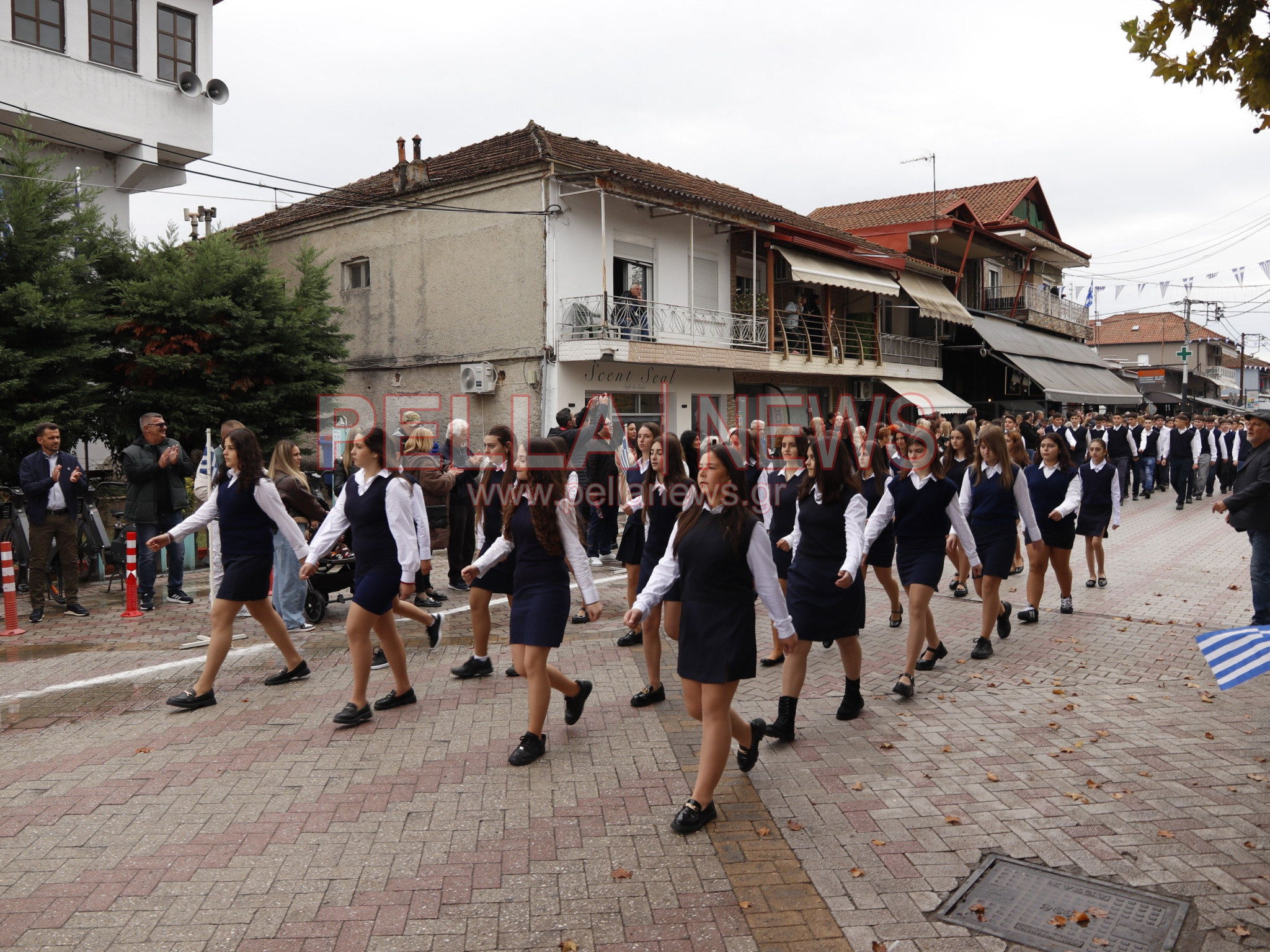 Κρύα Βρύση: Με περηφάνια και συγκίνηση η μαθητική παρέλαση για την 28η Οκτωβρίου (φωτογραφίες)