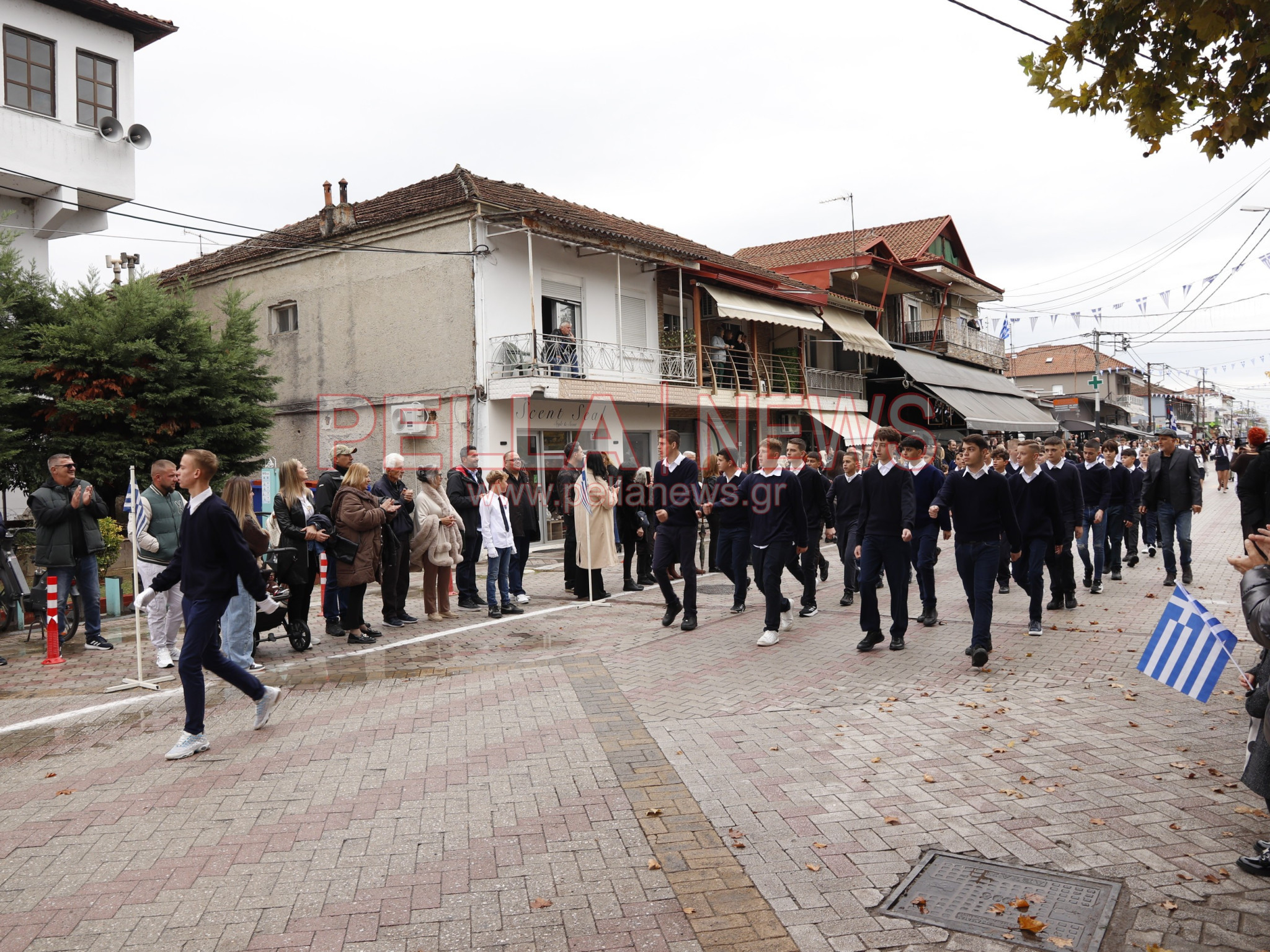 Κρύα Βρύση: Με περηφάνια και συγκίνηση η μαθητική παρέλαση για την 28η Οκτωβρίου (φωτογραφίες)